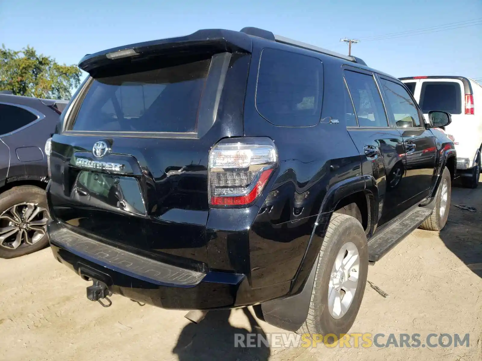 4 Фотография поврежденного автомобиля JTEBU5JRXK5653976 TOYOTA 4RUNNER 2019