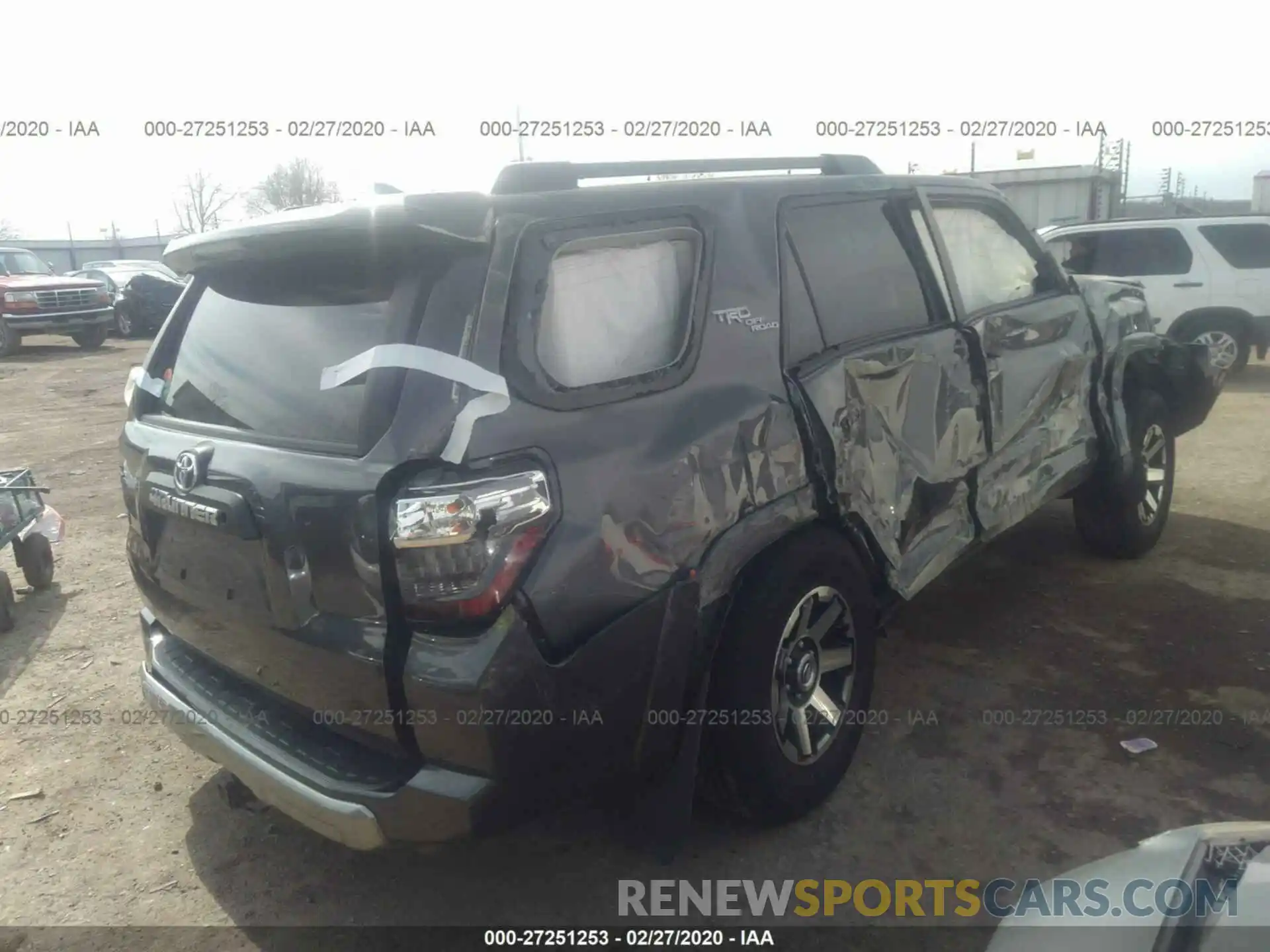 4 Фотография поврежденного автомобиля JTEBU5JRXK5654822 TOYOTA 4RUNNER 2019