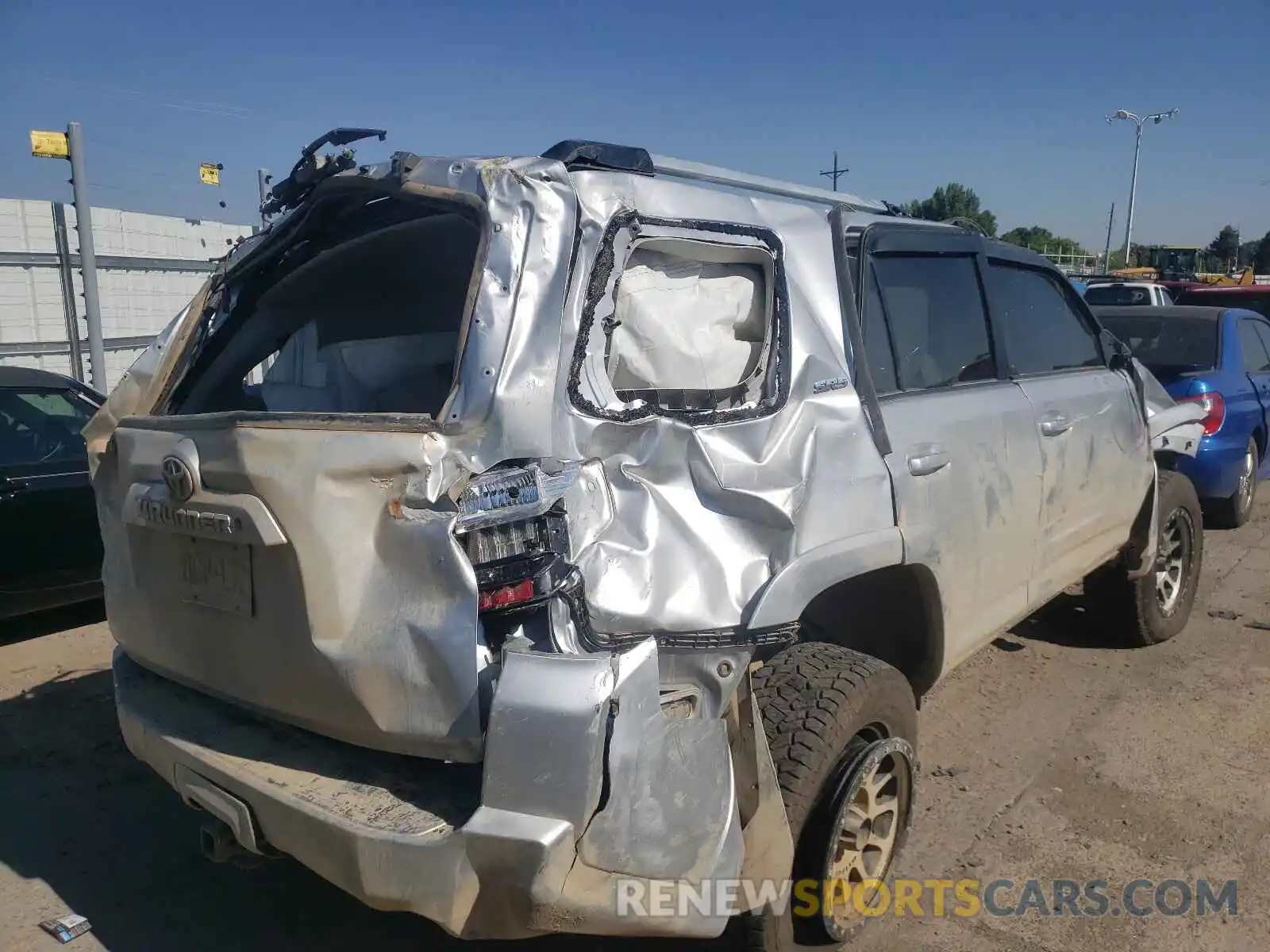 4 Photograph of a damaged car JTEBU5JRXK5660345 TOYOTA 4RUNNER 2019