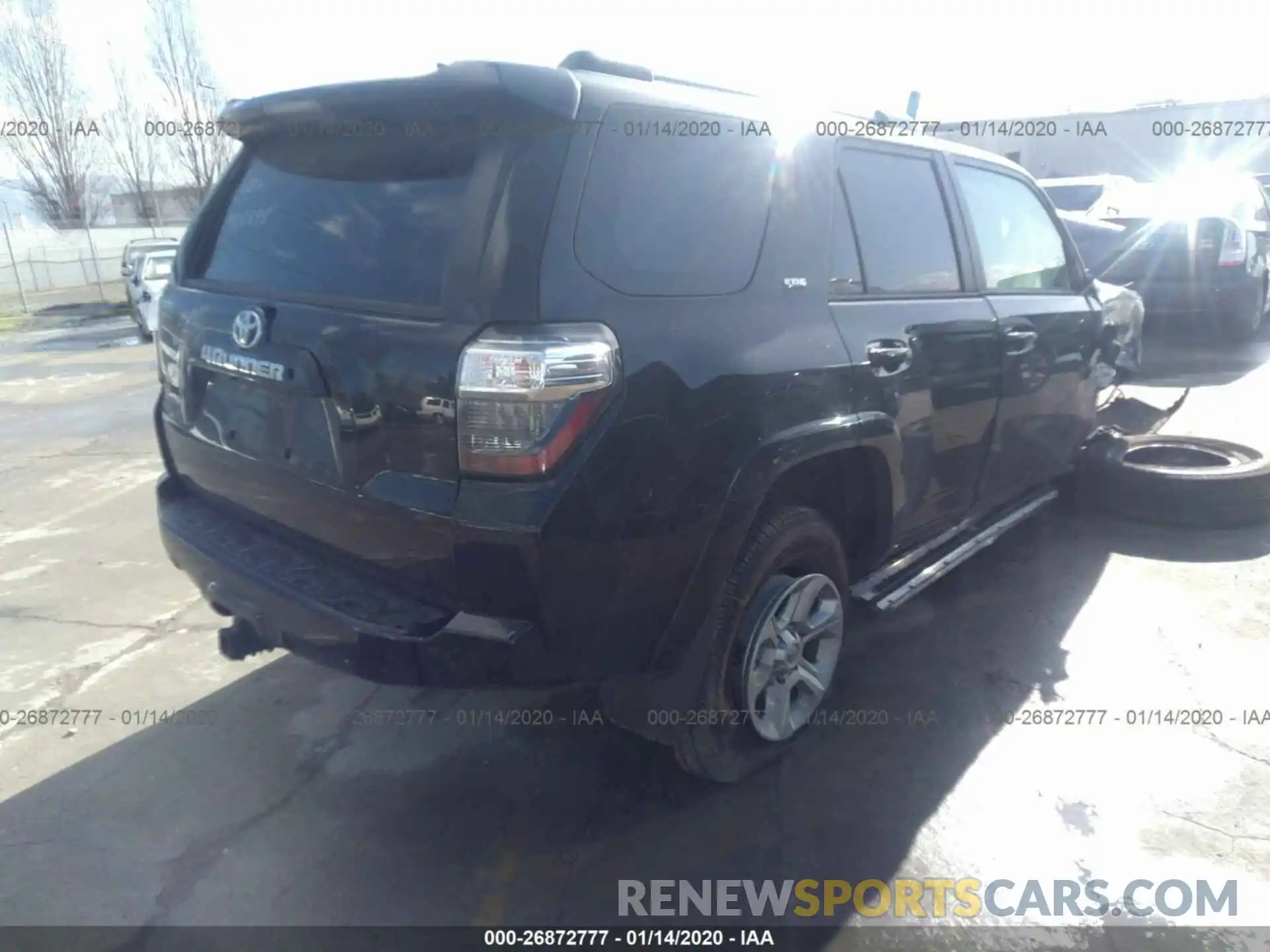 4 Фотография поврежденного автомобиля JTEBU5JRXK5661351 TOYOTA 4RUNNER 2019