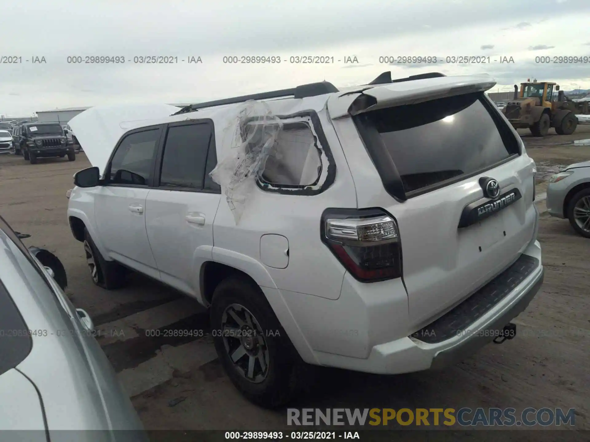 3 Фотография поврежденного автомобиля JTEBU5JRXK5661608 TOYOTA 4RUNNER 2019