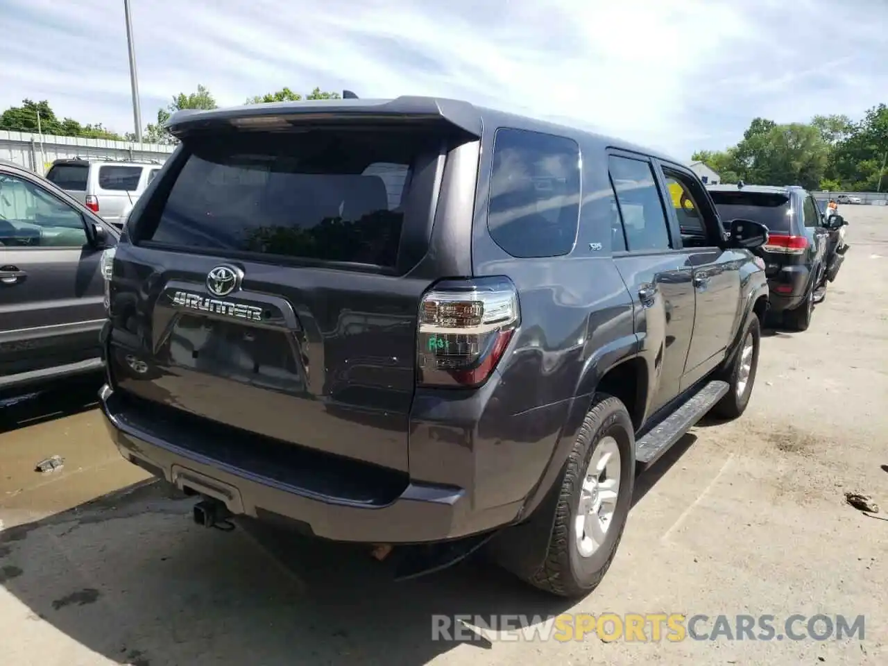 4 Фотография поврежденного автомобиля JTEBU5JRXK5662127 TOYOTA 4RUNNER 2019