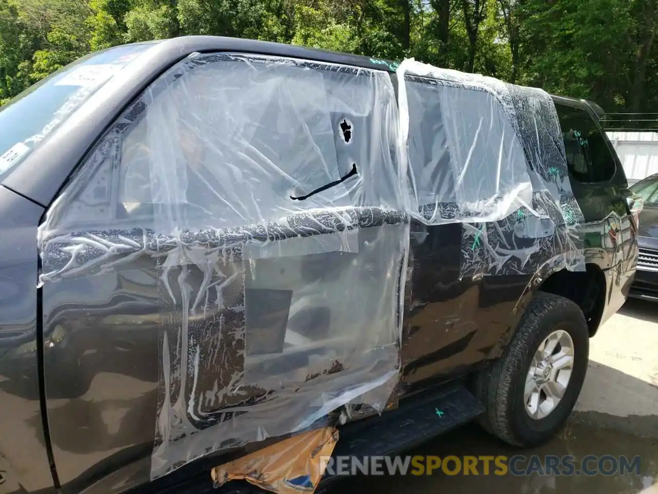 9 Photograph of a damaged car JTEBU5JRXK5662127 TOYOTA 4RUNNER 2019