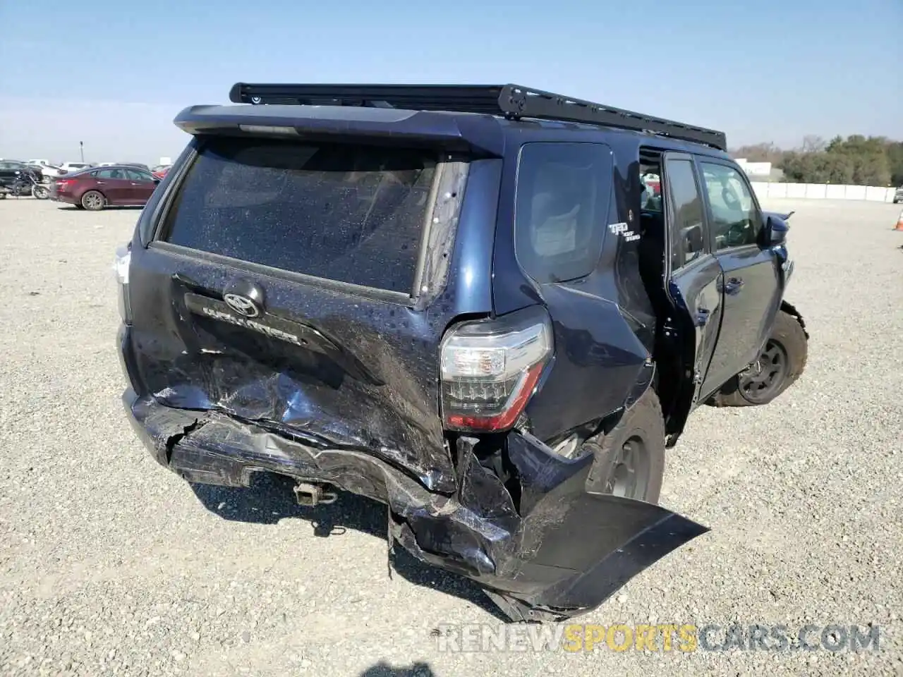 4 Фотография поврежденного автомобиля JTEBU5JRXK5665058 TOYOTA 4RUNNER 2019