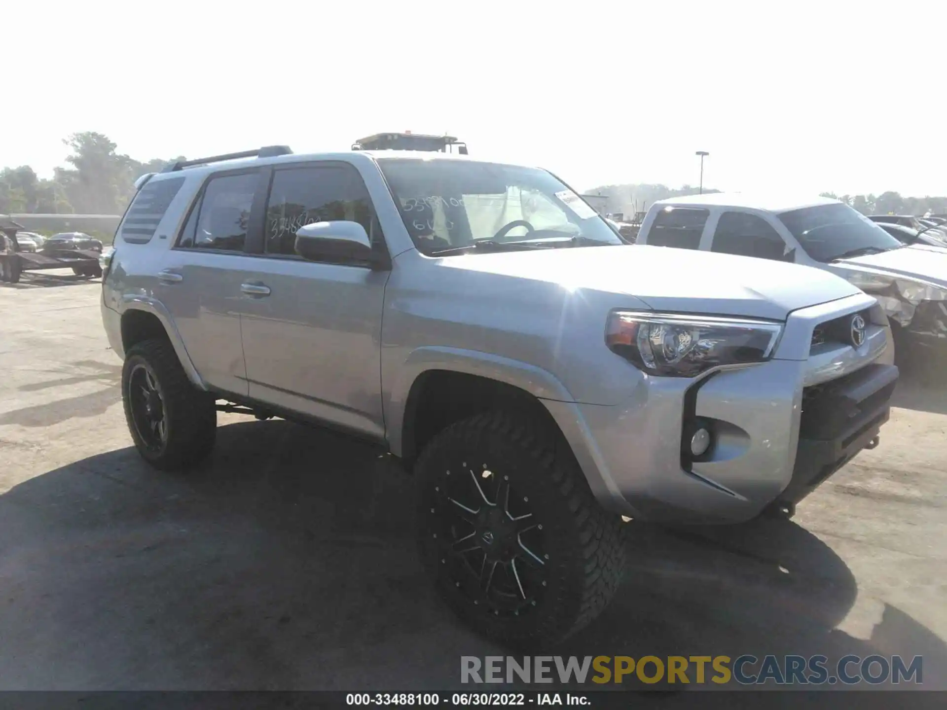 1 Фотография поврежденного автомобиля JTEBU5JRXK5667229 TOYOTA 4RUNNER 2019