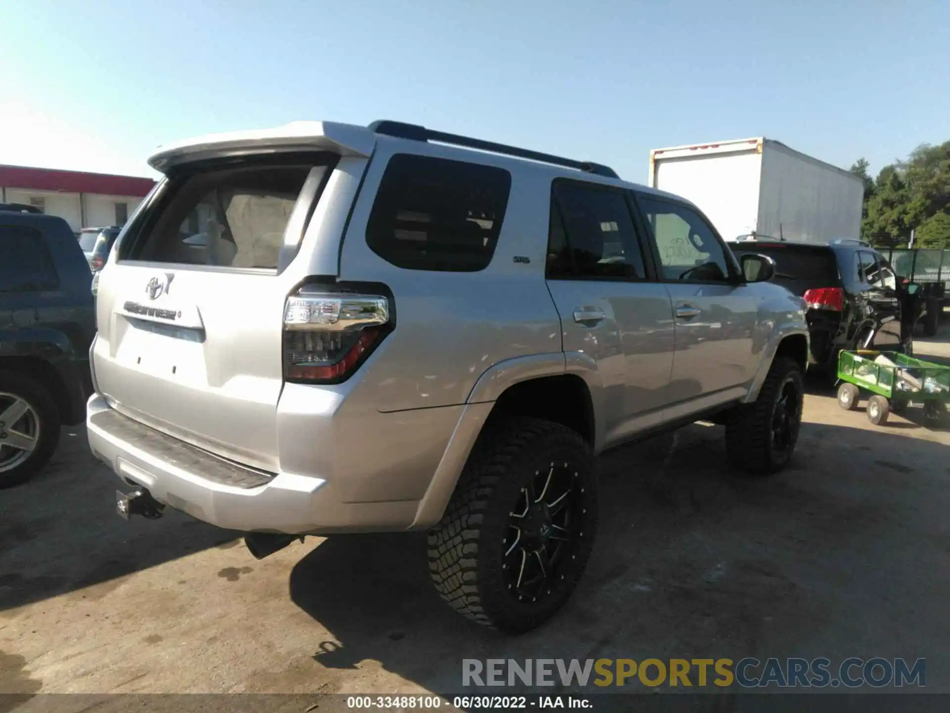 4 Фотография поврежденного автомобиля JTEBU5JRXK5667229 TOYOTA 4RUNNER 2019