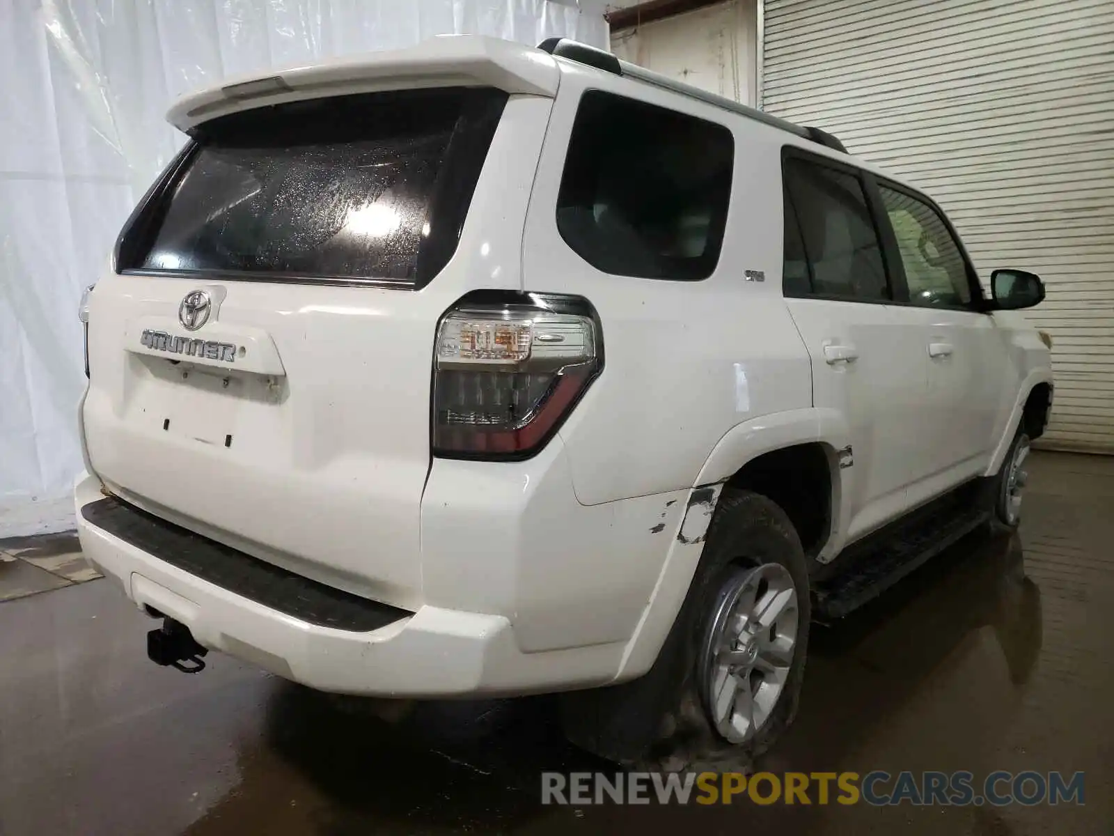 4 Фотография поврежденного автомобиля JTEBU5JRXK5669501 TOYOTA 4RUNNER 2019