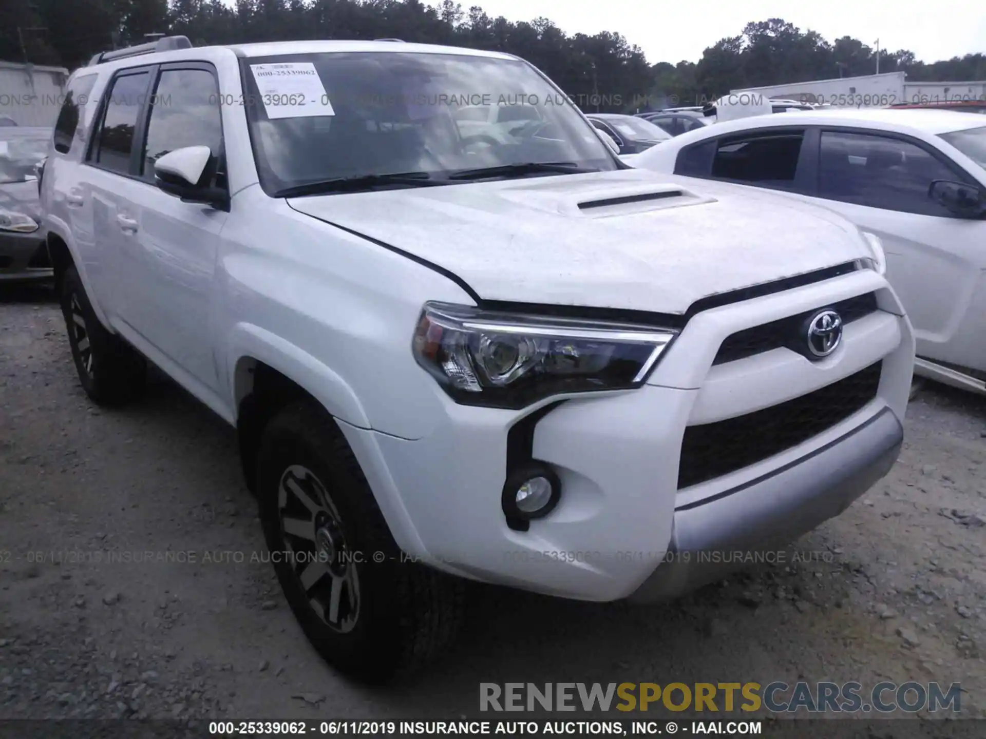 1 Photograph of a damaged car JTEBU5JRXK5669949 TOYOTA 4RUNNER 2019