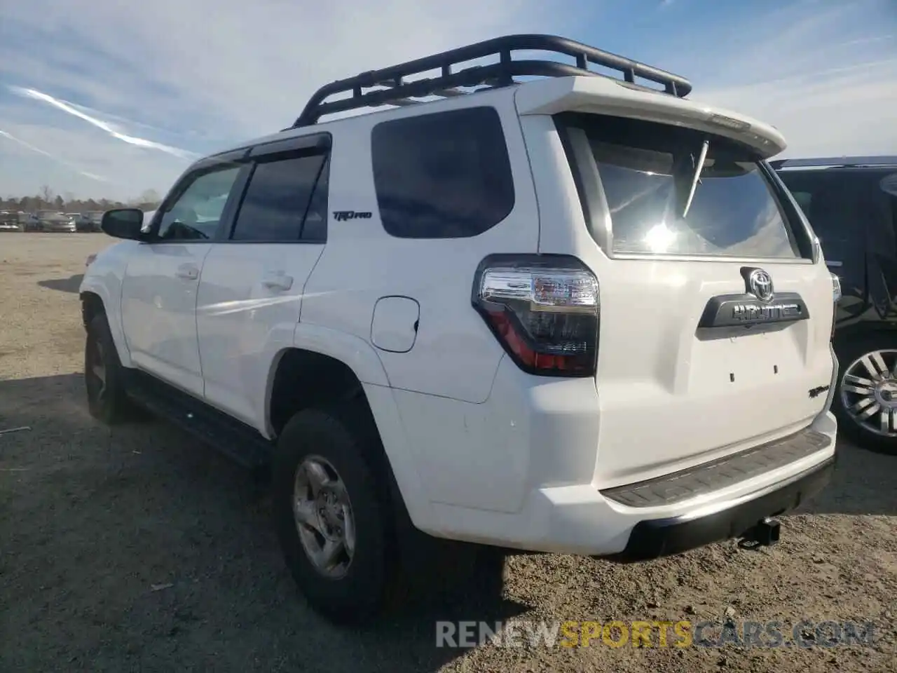 3 Фотография поврежденного автомобиля JTEBU5JRXK5671927 TOYOTA 4RUNNER 2019