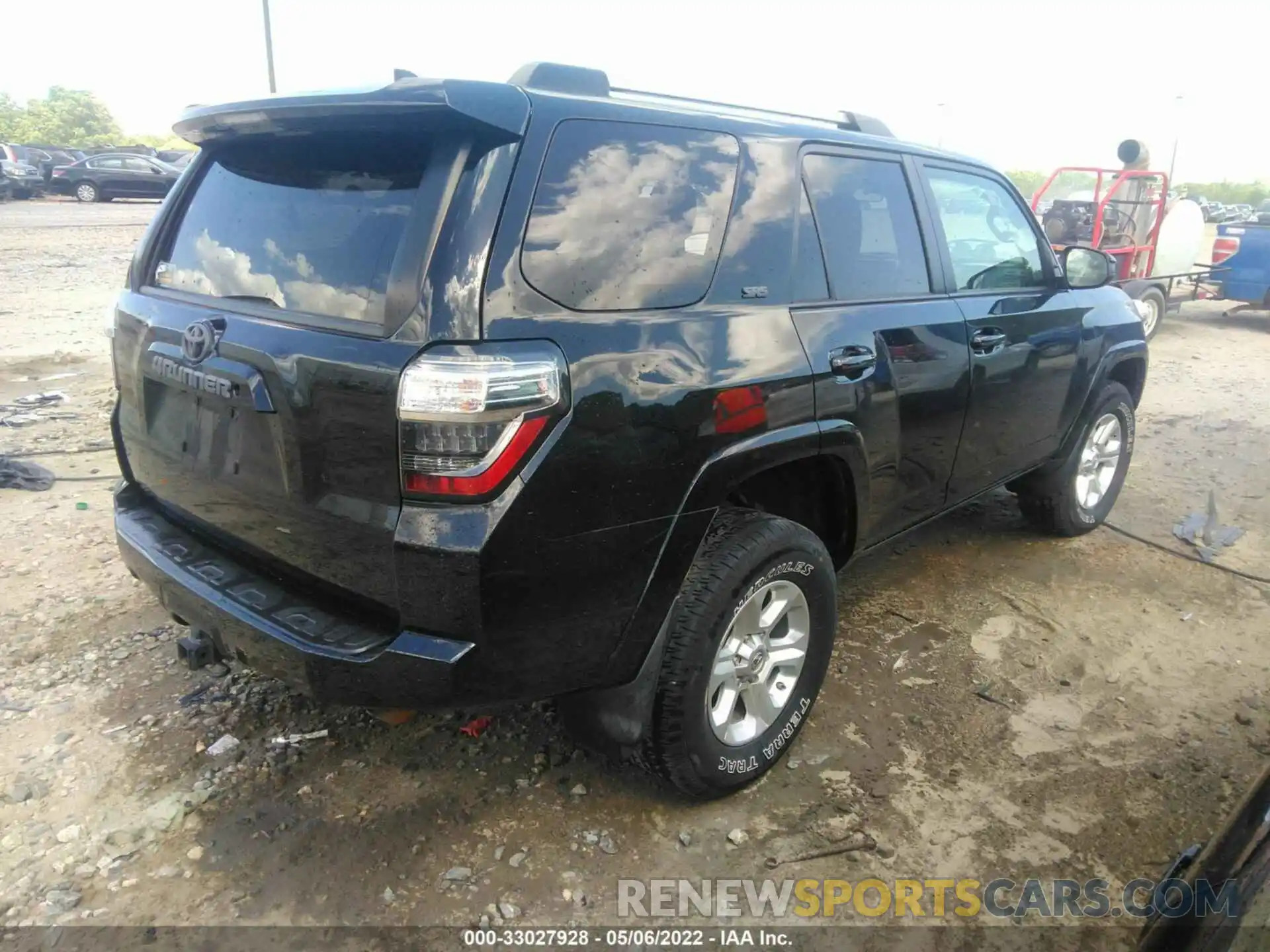 4 Photograph of a damaged car JTEBU5JRXK5671944 TOYOTA 4RUNNER 2019