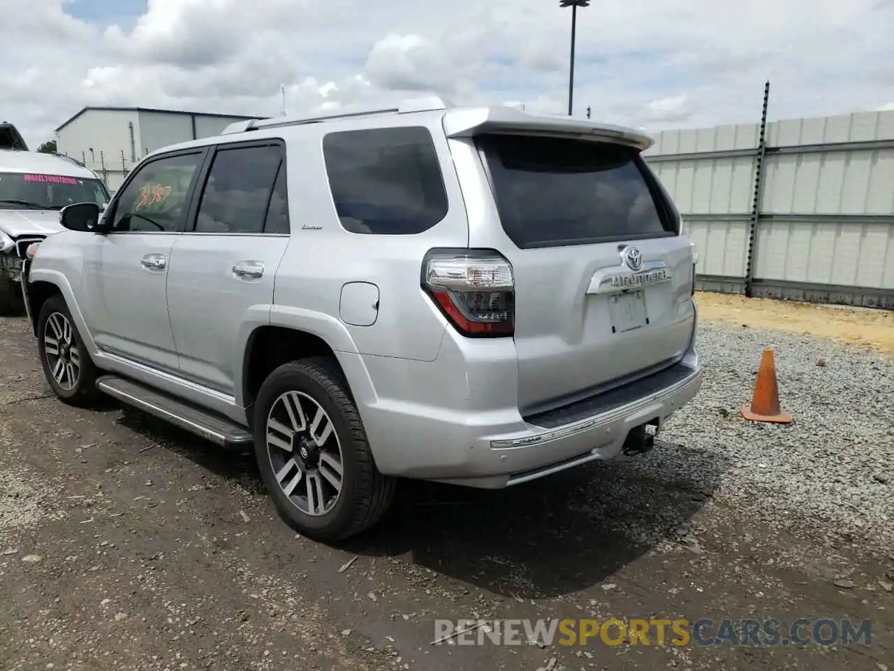 3 Фотография поврежденного автомобиля JTEBU5JRXK5676819 TOYOTA 4RUNNER 2019