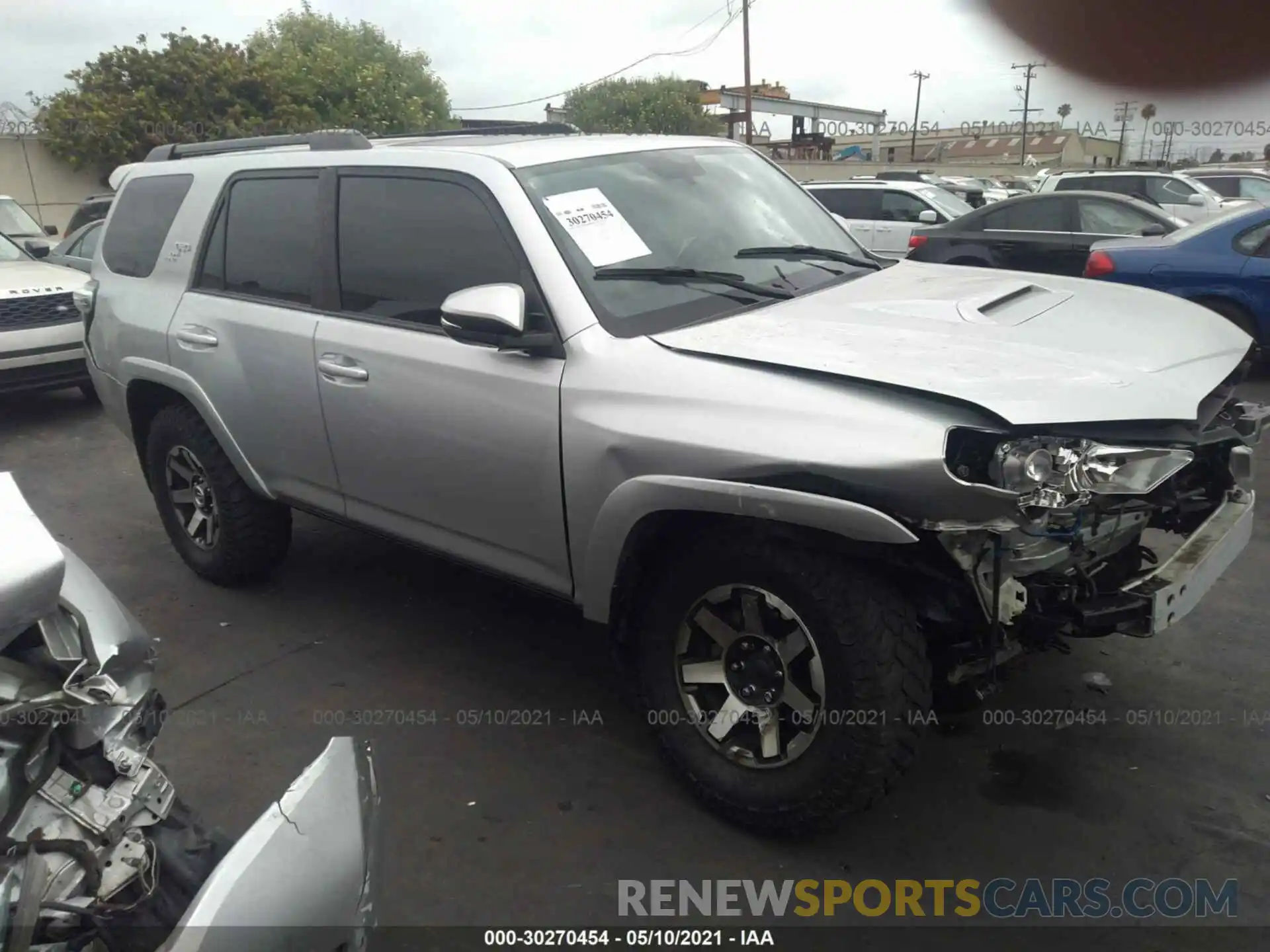 1 Фотография поврежденного автомобиля JTEBU5JRXK5677209 TOYOTA 4RUNNER 2019