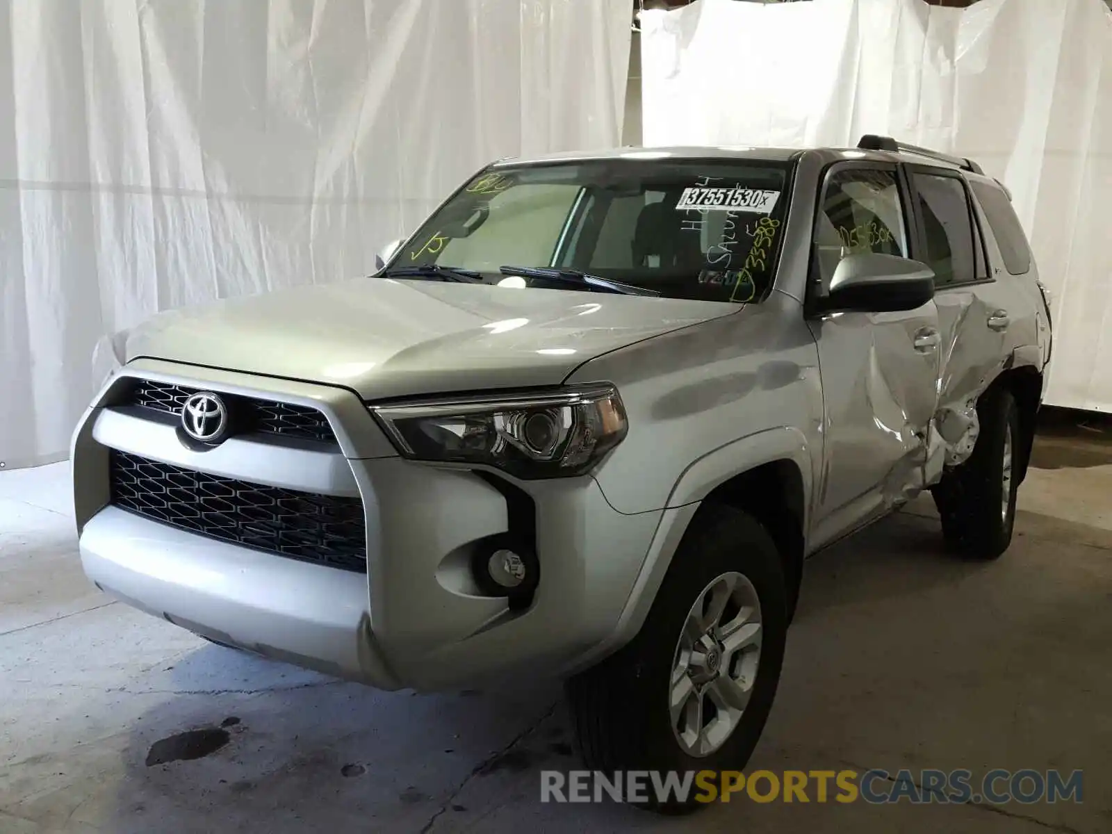 2 Фотография поврежденного автомобиля JTEBU5JRXK5677856 TOYOTA 4RUNNER 2019