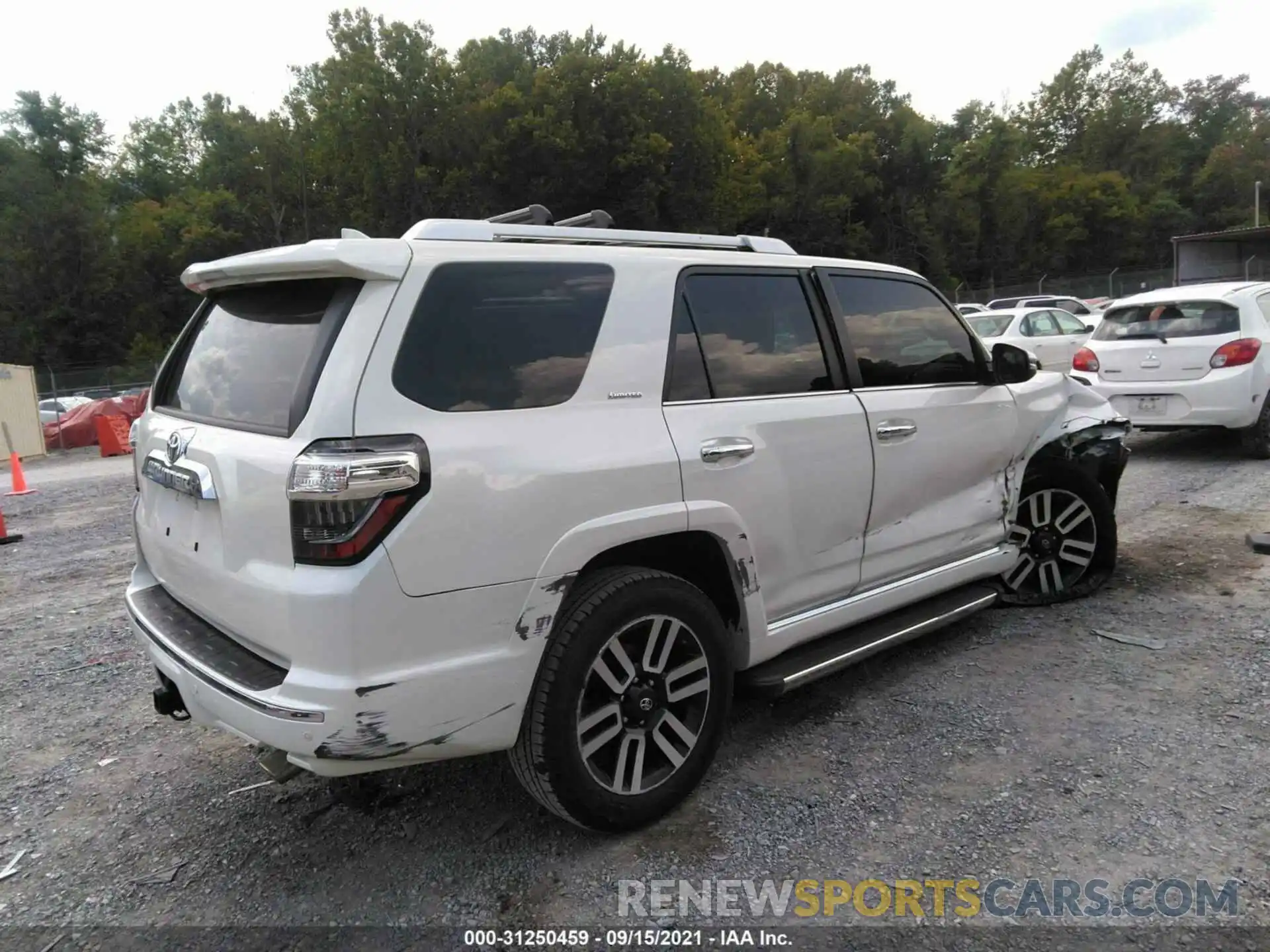 4 Фотография поврежденного автомобиля JTEBU5JRXK5679378 TOYOTA 4RUNNER 2019