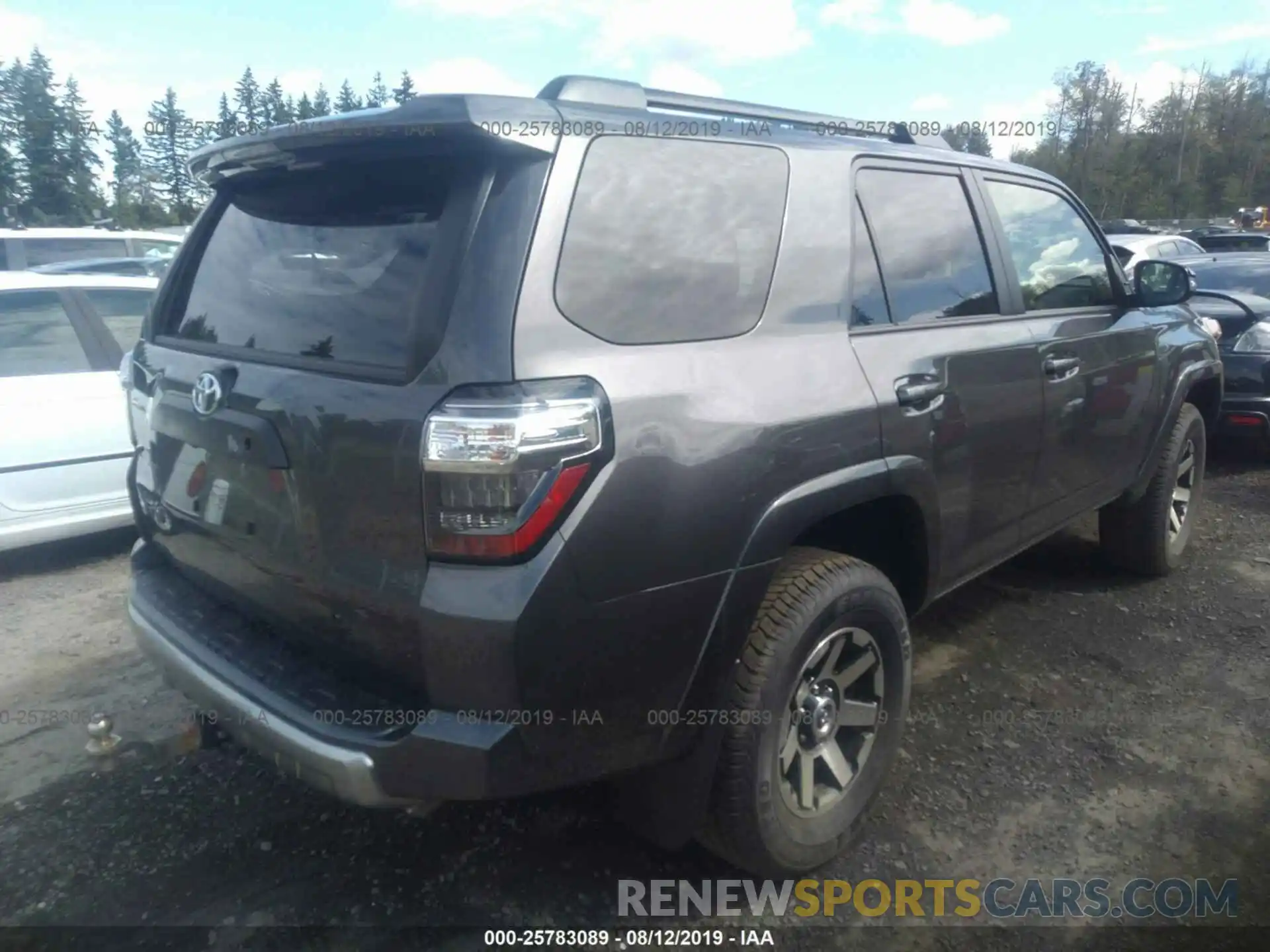 4 Фотография поврежденного автомобиля JTEBU5JRXK5680997 TOYOTA 4RUNNER 2019