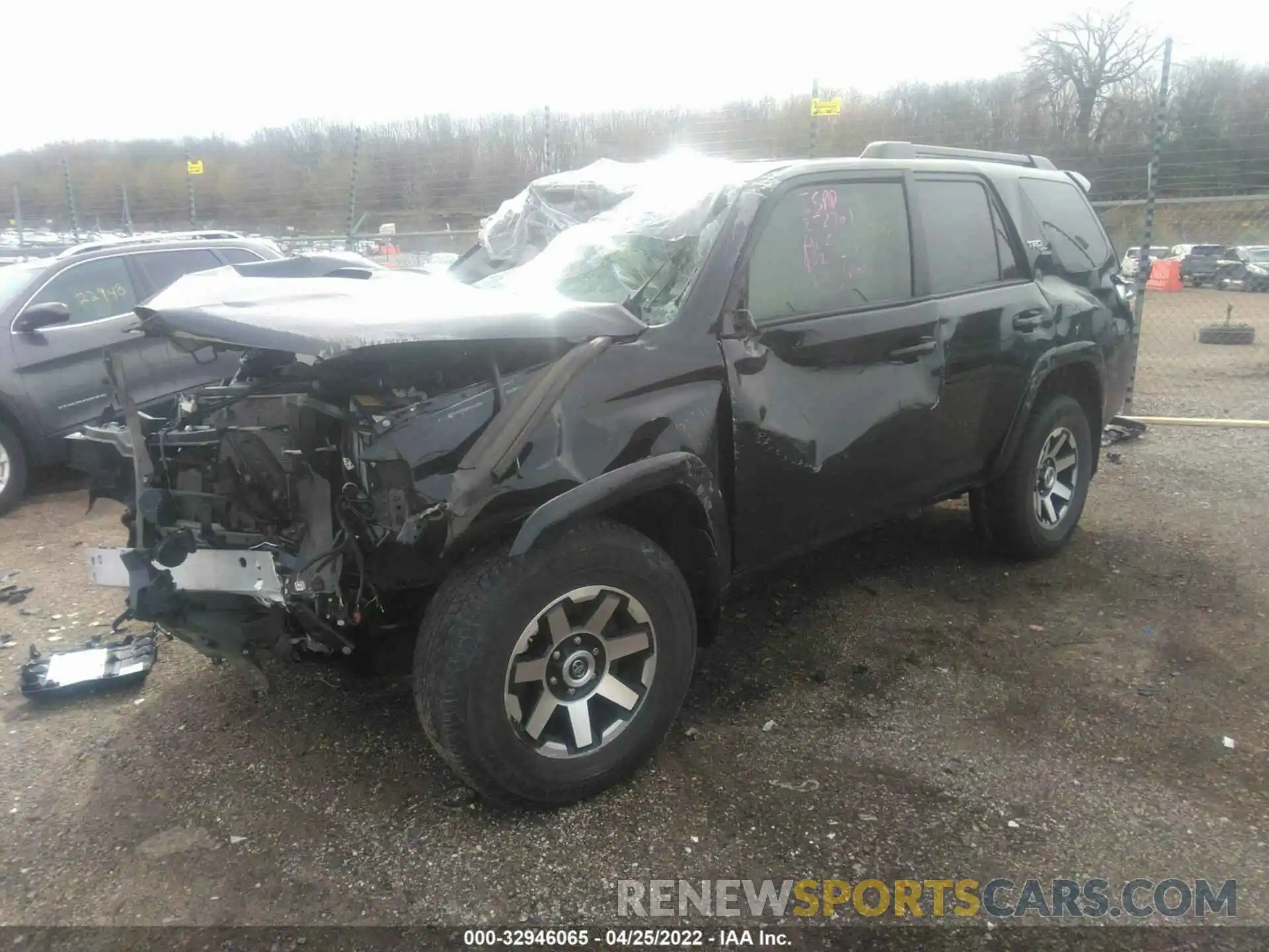 2 Фотография поврежденного автомобиля JTEBU5JRXK5681809 TOYOTA 4RUNNER 2019