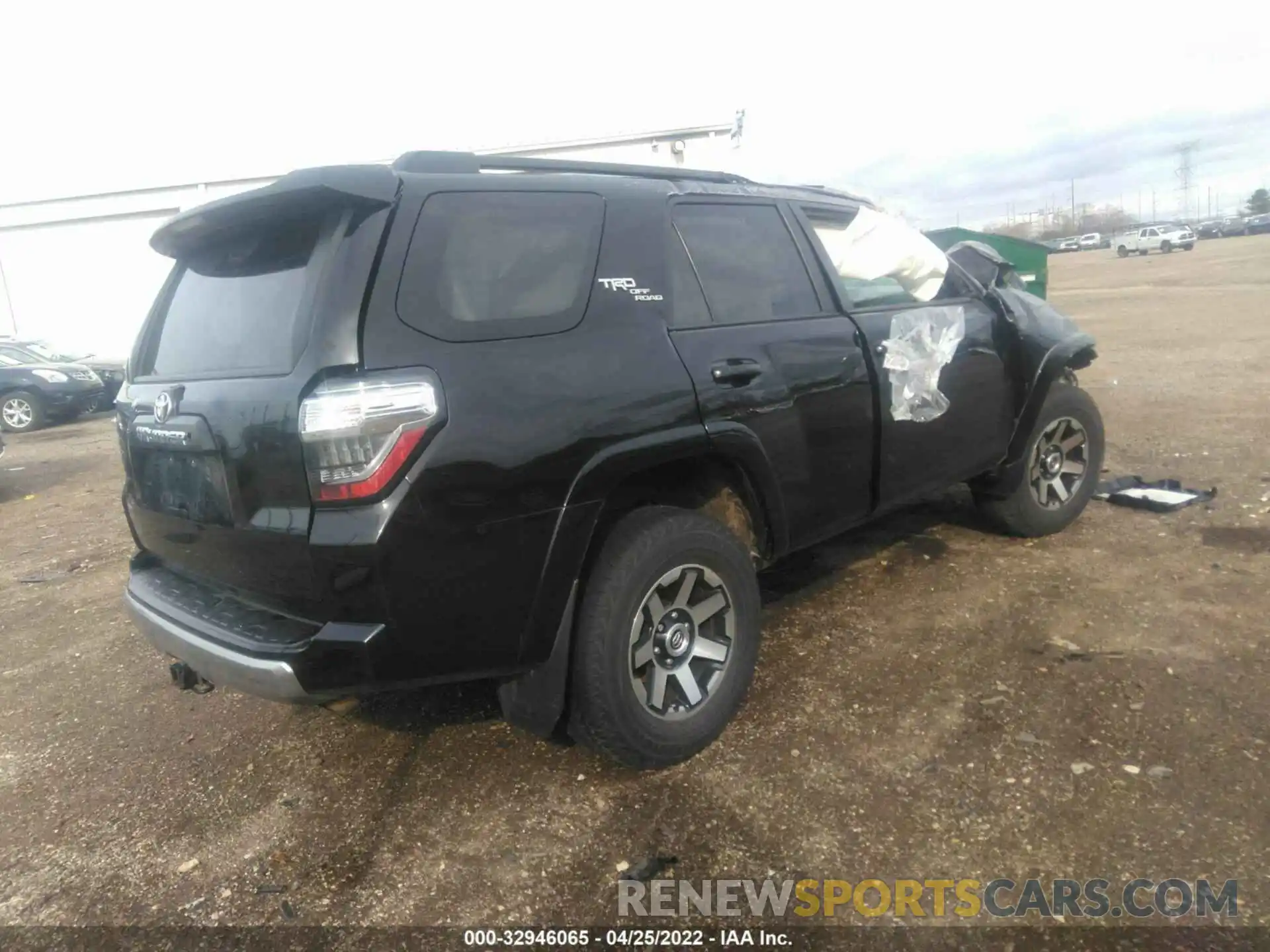 4 Фотография поврежденного автомобиля JTEBU5JRXK5681809 TOYOTA 4RUNNER 2019