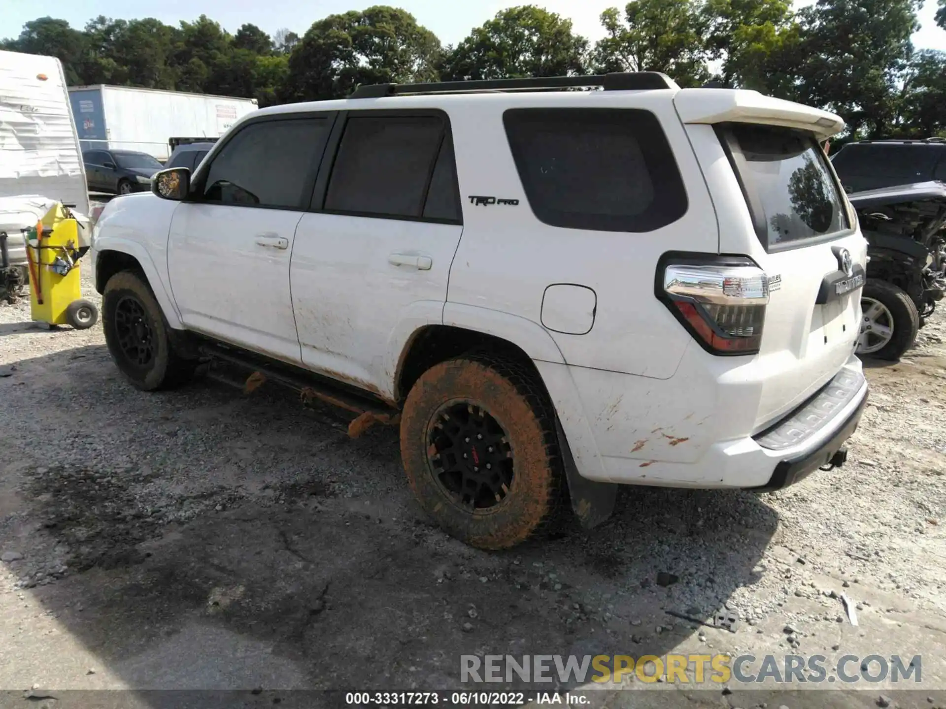 3 Фотография поврежденного автомобиля JTEBU5JRXK5682250 TOYOTA 4RUNNER 2019