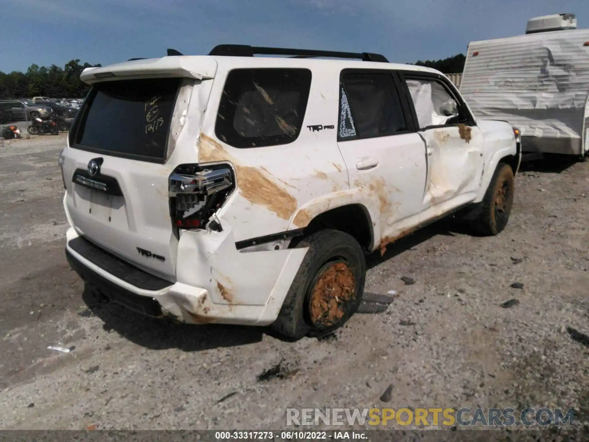 4 Фотография поврежденного автомобиля JTEBU5JRXK5682250 TOYOTA 4RUNNER 2019