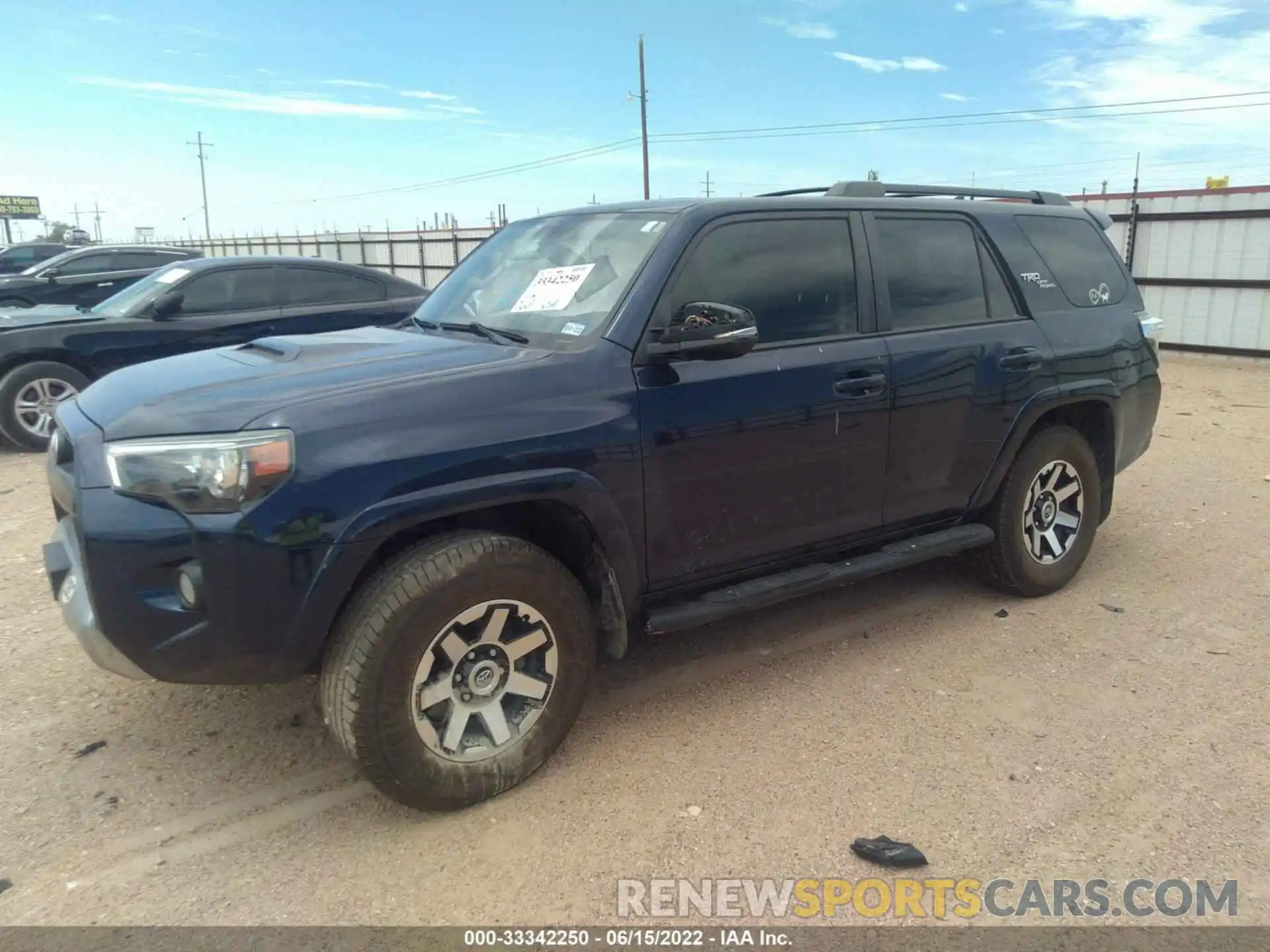 2 Фотография поврежденного автомобиля JTEBU5JRXK5684144 TOYOTA 4RUNNER 2019