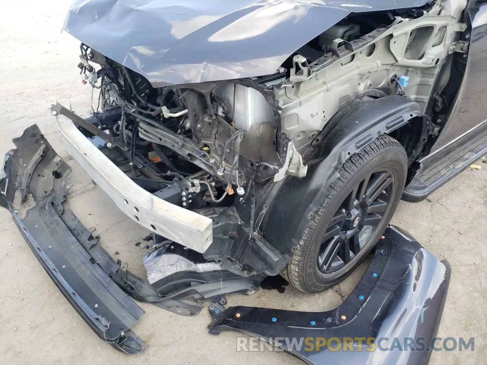 9 Photograph of a damaged car JTEBU5JRXK5684628 TOYOTA 4RUNNER 2019