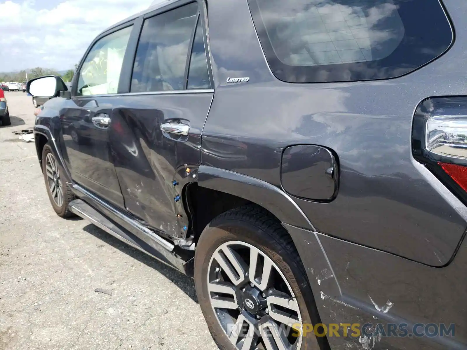 9 Фотография поврежденного автомобиля JTEBU5JRXK5685956 TOYOTA 4RUNNER 2019