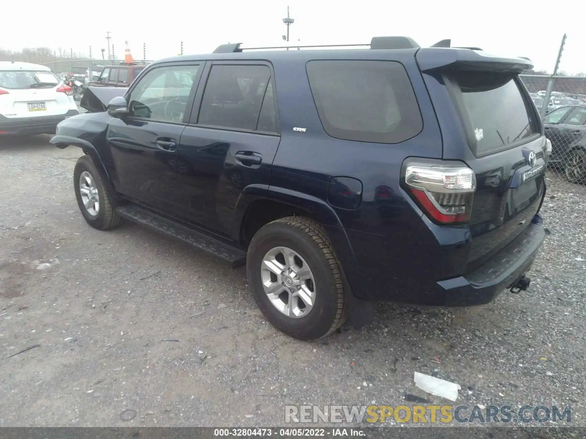 3 Фотография поврежденного автомобиля JTEBU5JRXK5687447 TOYOTA 4RUNNER 2019