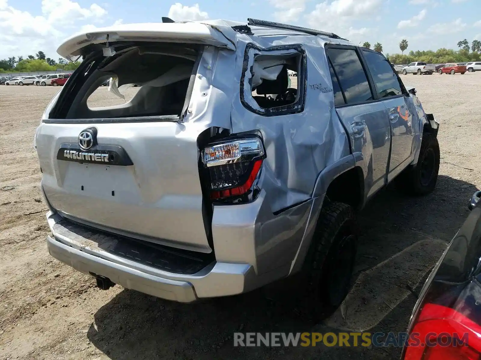 4 Фотография поврежденного автомобиля JTEBU5JRXK5690915 TOYOTA 4RUNNER 2019