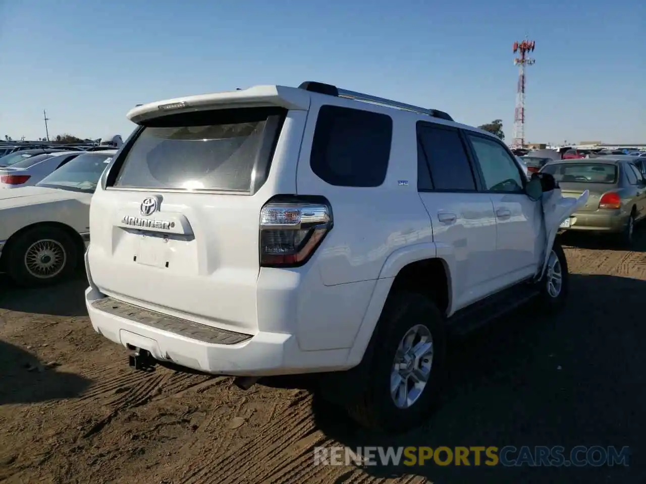 4 Фотография поврежденного автомобиля JTEBU5JRXK5692387 TOYOTA 4RUNNER 2019