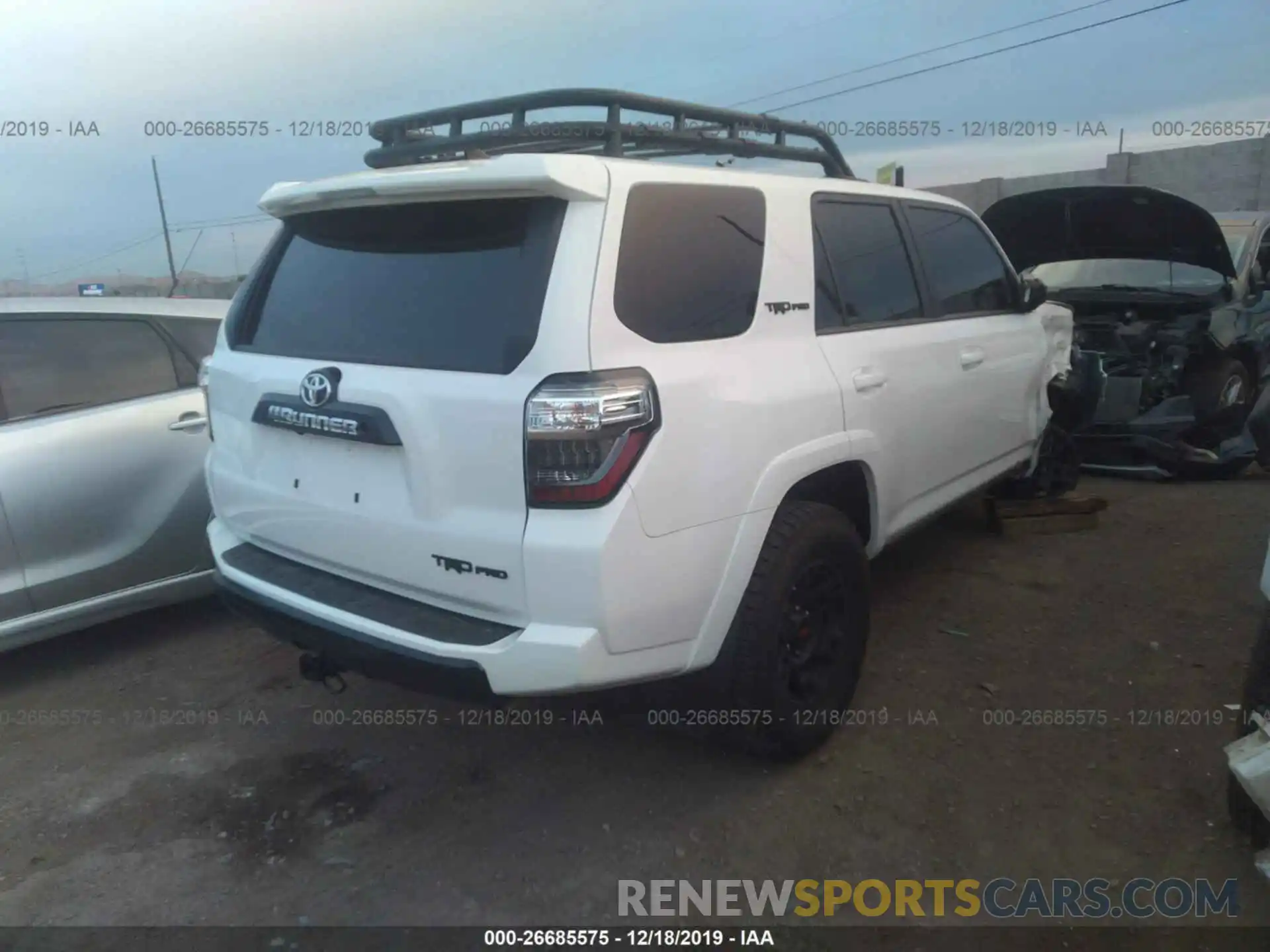 4 Фотография поврежденного автомобиля JTEBU5JRXK5695337 TOYOTA 4RUNNER 2019