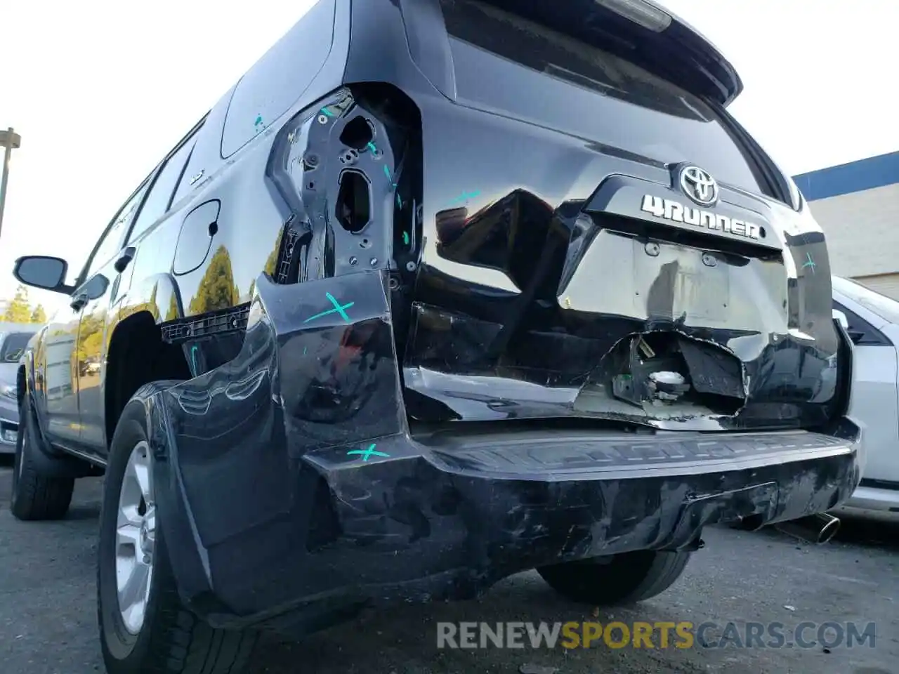 9 Photograph of a damaged car JTEBU5JRXK5696360 TOYOTA 4RUNNER 2019