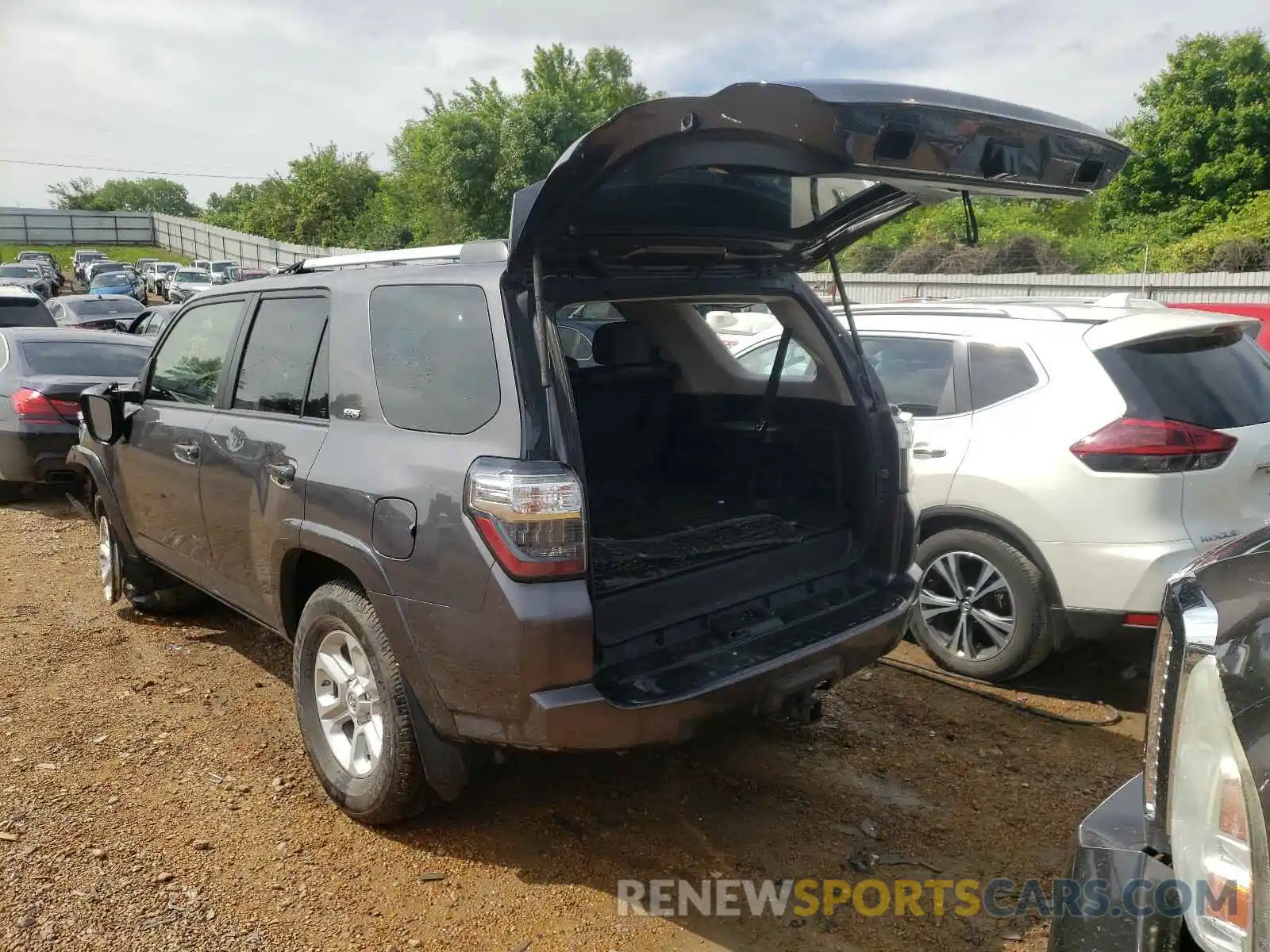 3 Photograph of a damaged car JTEBU5JRXK5697038 TOYOTA 4RUNNER 2019