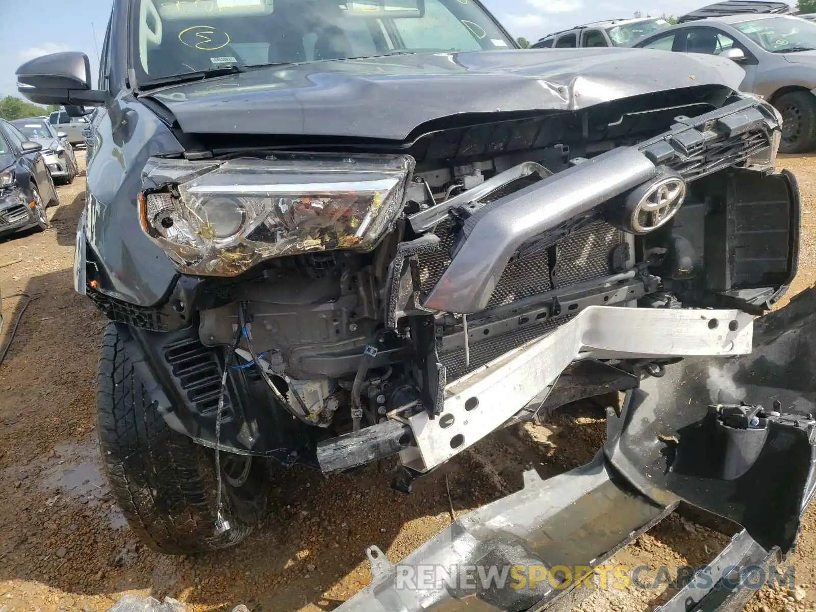 9 Фотография поврежденного автомобиля JTEBU5JRXK5697038 TOYOTA 4RUNNER 2019