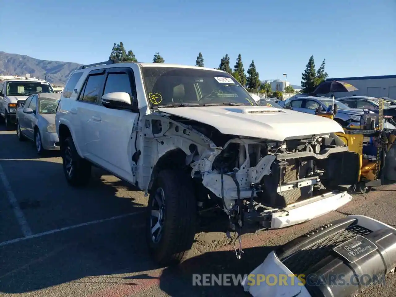 1 Photograph of a damaged car JTEBU5JRXK5697430 TOYOTA 4RUNNER 2019