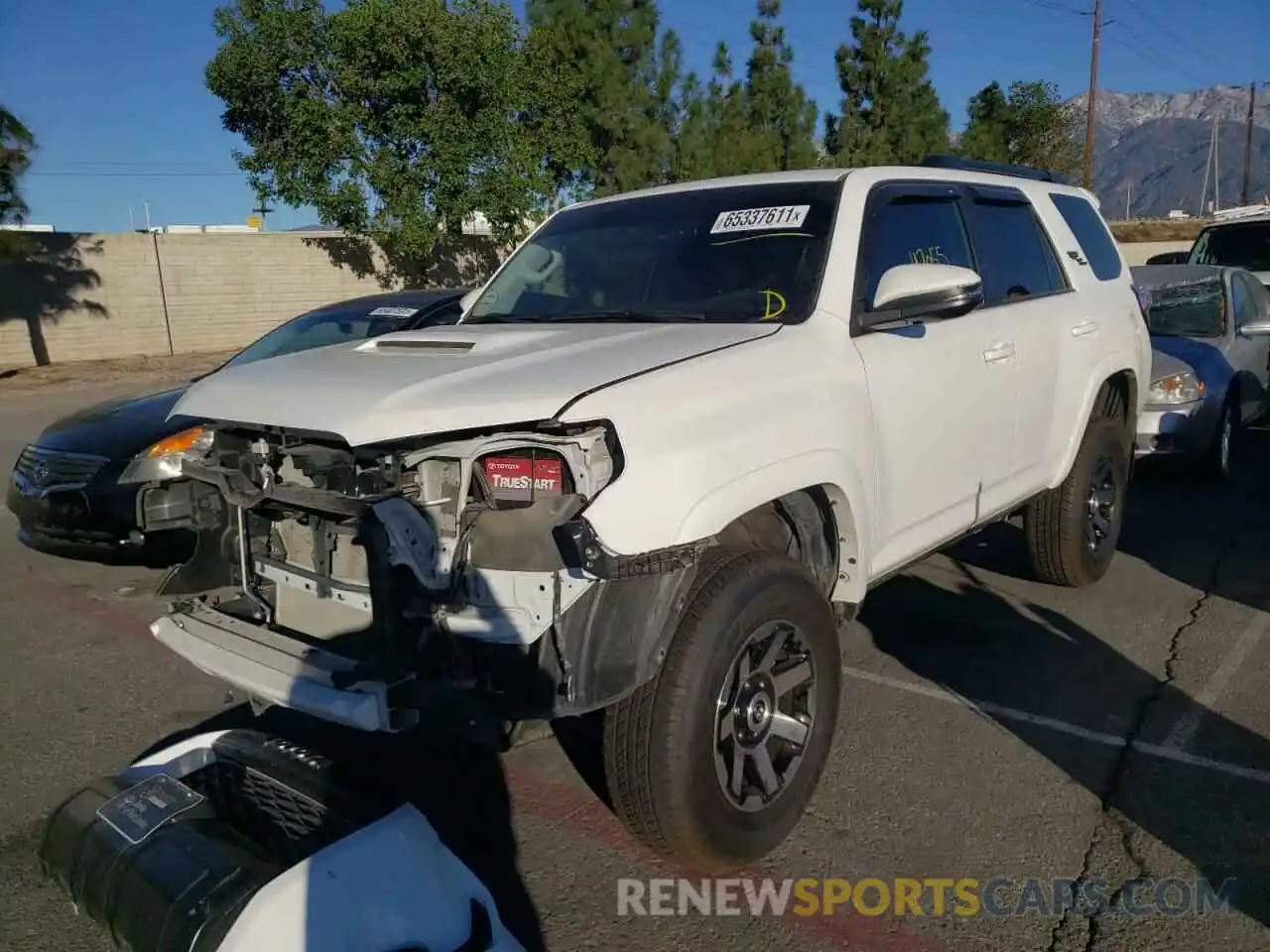 2 Photograph of a damaged car JTEBU5JRXK5697430 TOYOTA 4RUNNER 2019