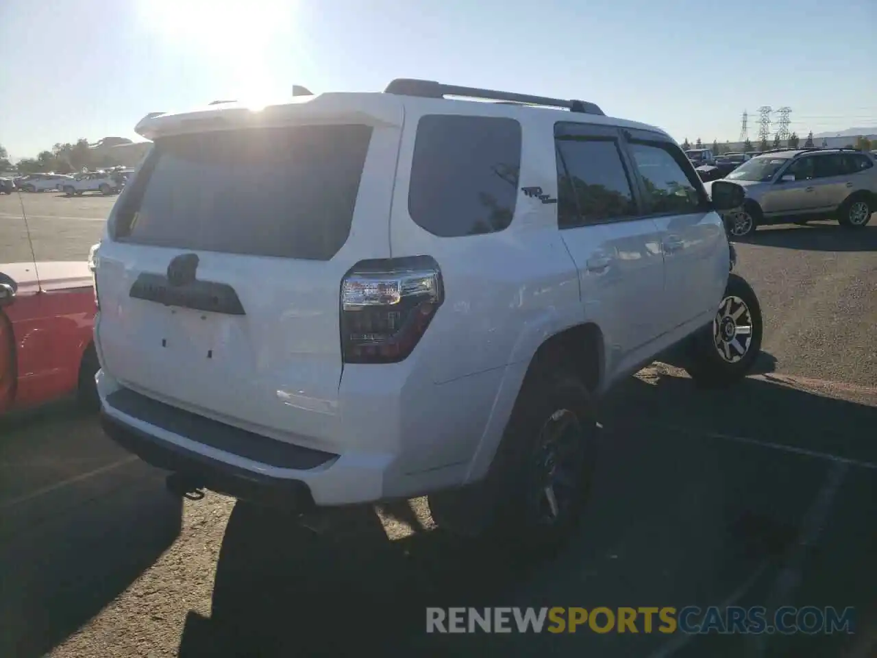 4 Фотография поврежденного автомобиля JTEBU5JRXK5697430 TOYOTA 4RUNNER 2019