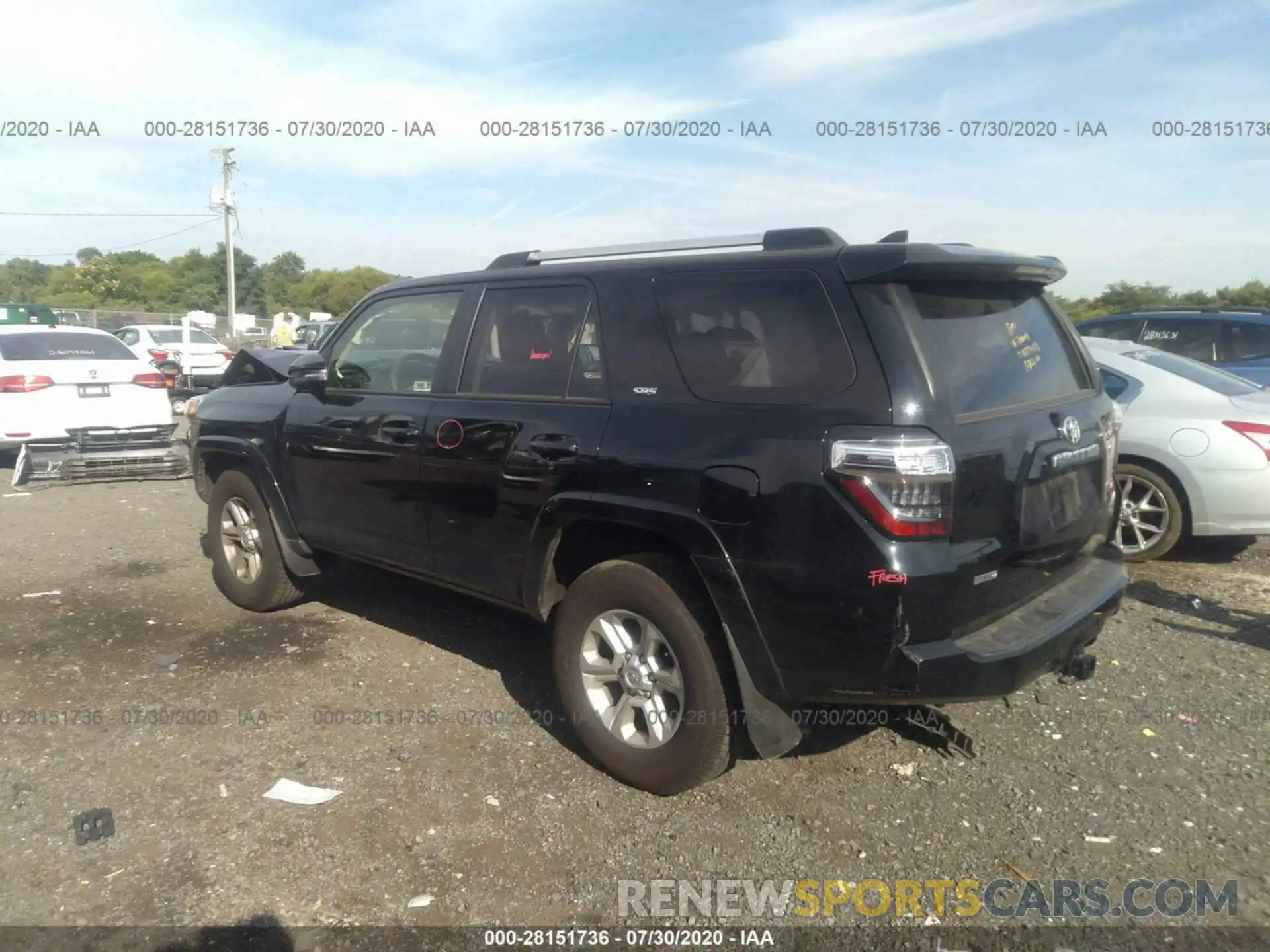 3 Фотография поврежденного автомобиля JTEBU5JRXK5700049 TOYOTA 4RUNNER 2019