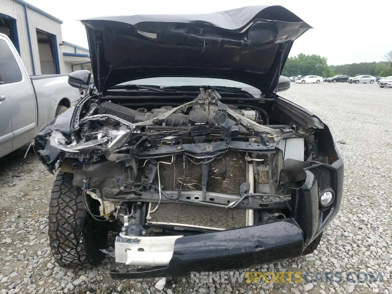 9 Фотография поврежденного автомобиля JTEBU5JRXK5701783 TOYOTA 4RUNNER 2019