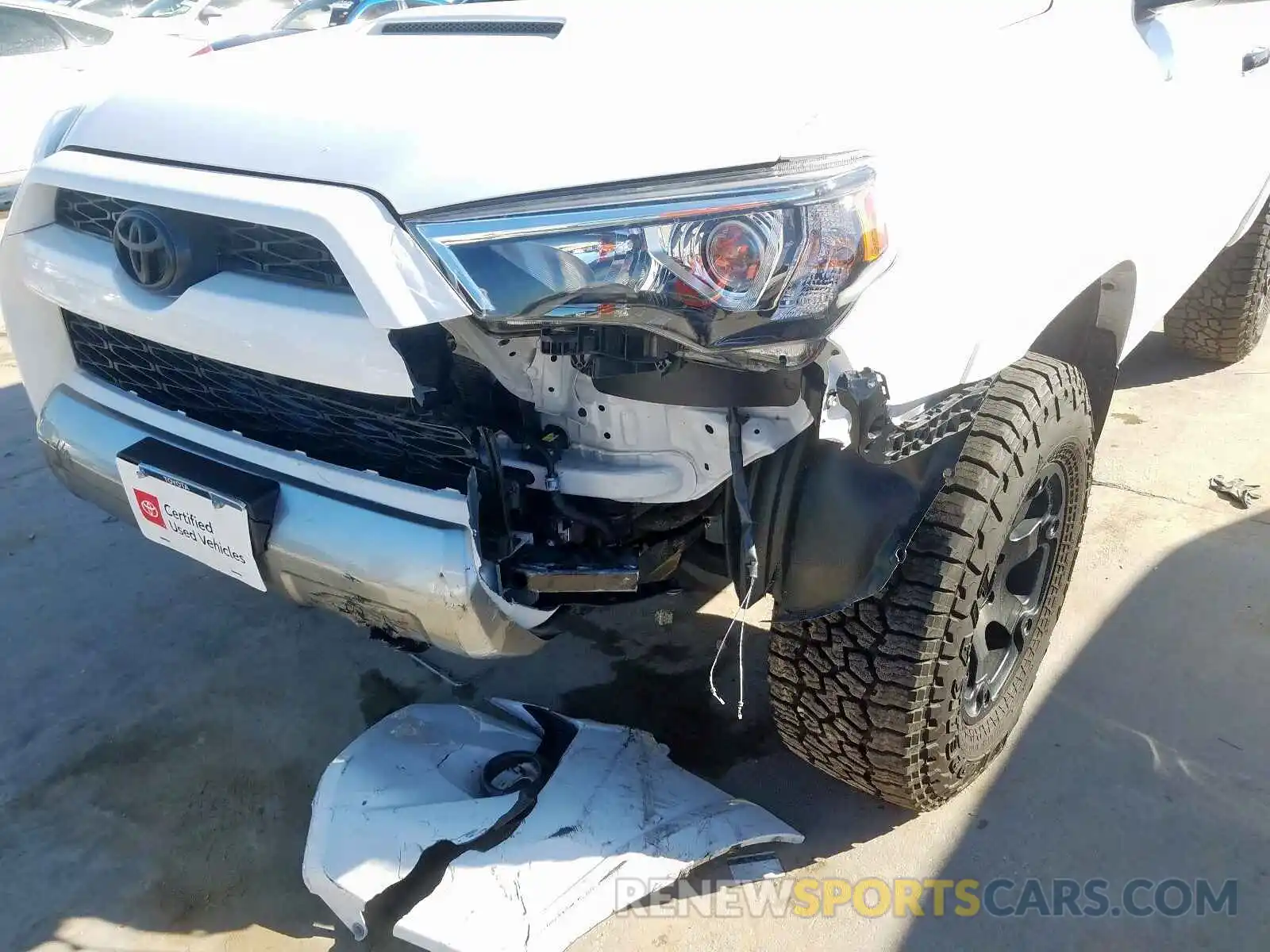 9 Фотография поврежденного автомобиля JTEBU5JRXK5703811 TOYOTA 4RUNNER 2019