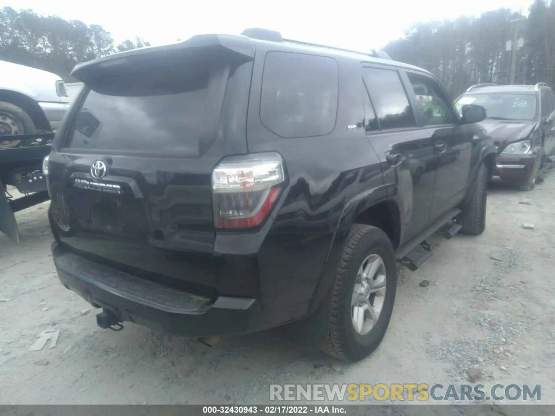 4 Photograph of a damaged car JTEBU5JRXK5704845 TOYOTA 4RUNNER 2019