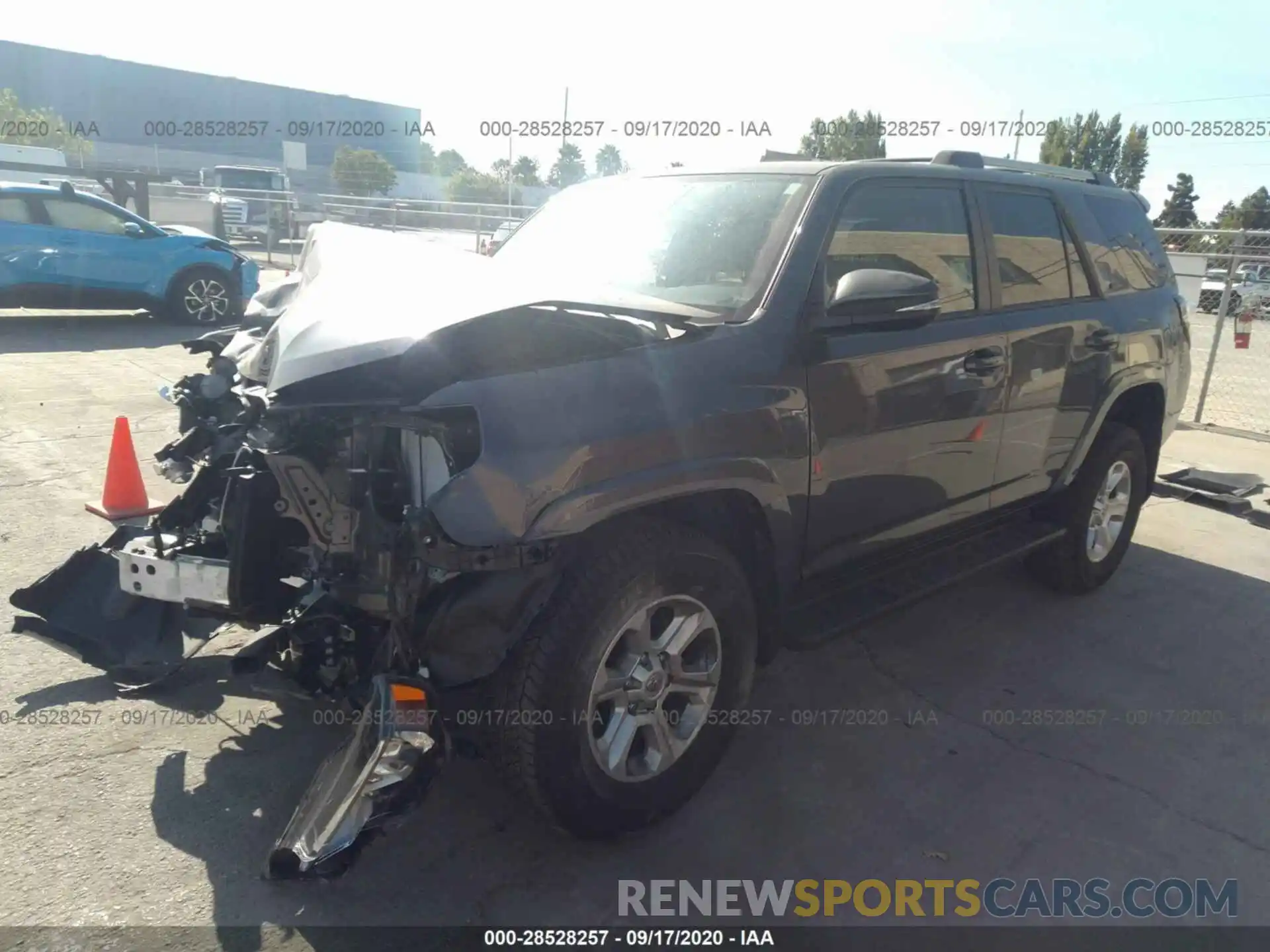 2 Фотография поврежденного автомобиля JTEBU5JRXK5709219 TOYOTA 4RUNNER 2019