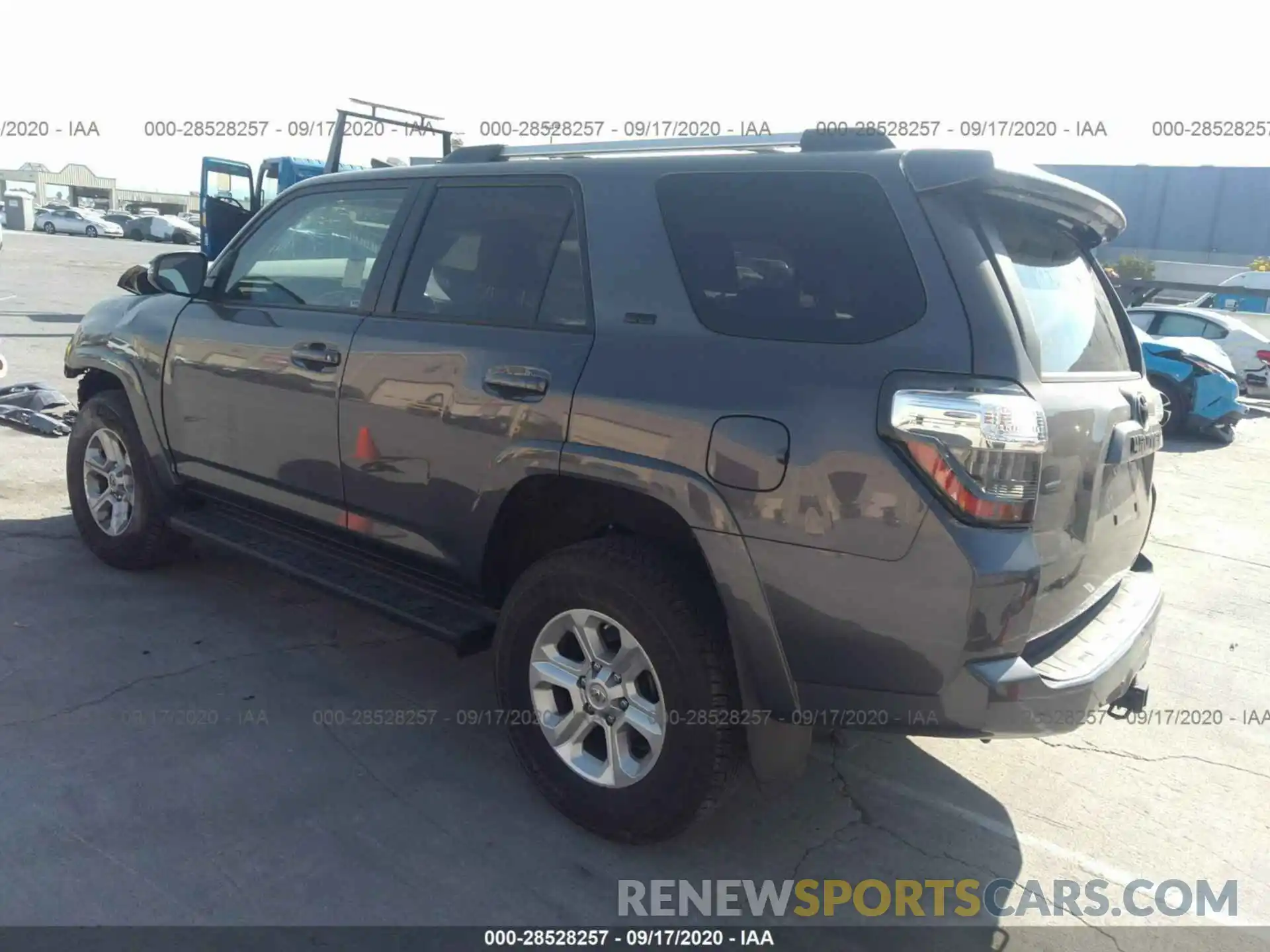 3 Фотография поврежденного автомобиля JTEBU5JRXK5709219 TOYOTA 4RUNNER 2019