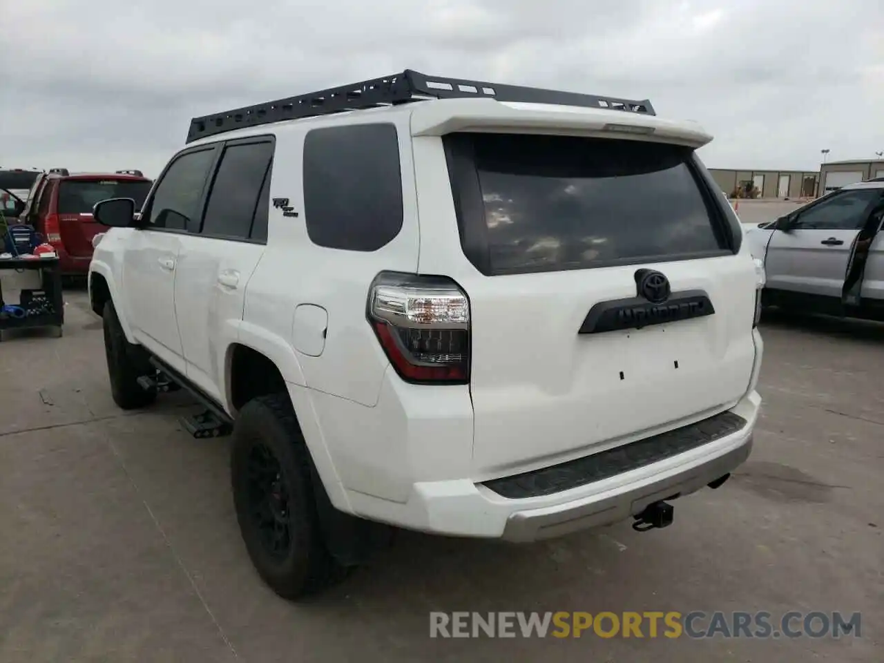 3 Фотография поврежденного автомобиля JTEBU5JRXK5714372 TOYOTA 4RUNNER 2019