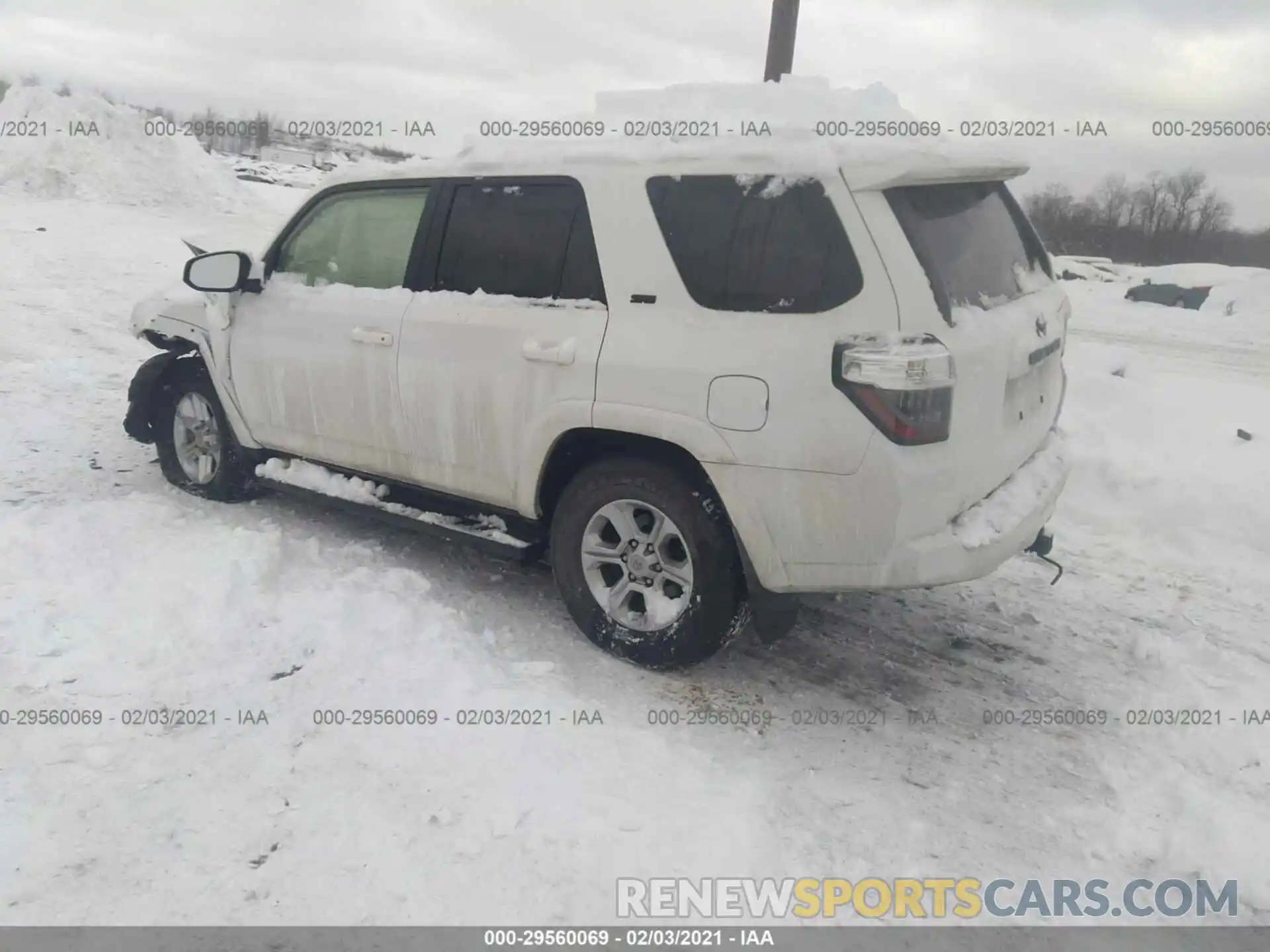 3 Фотография поврежденного автомобиля JTEBU5JRXK5723430 TOYOTA 4RUNNER 2019