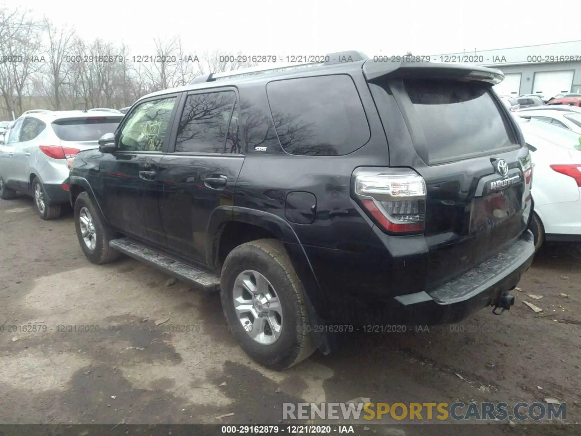 3 Фотография поврежденного автомобиля JTEBU5JRXK5723671 TOYOTA 4RUNNER 2019