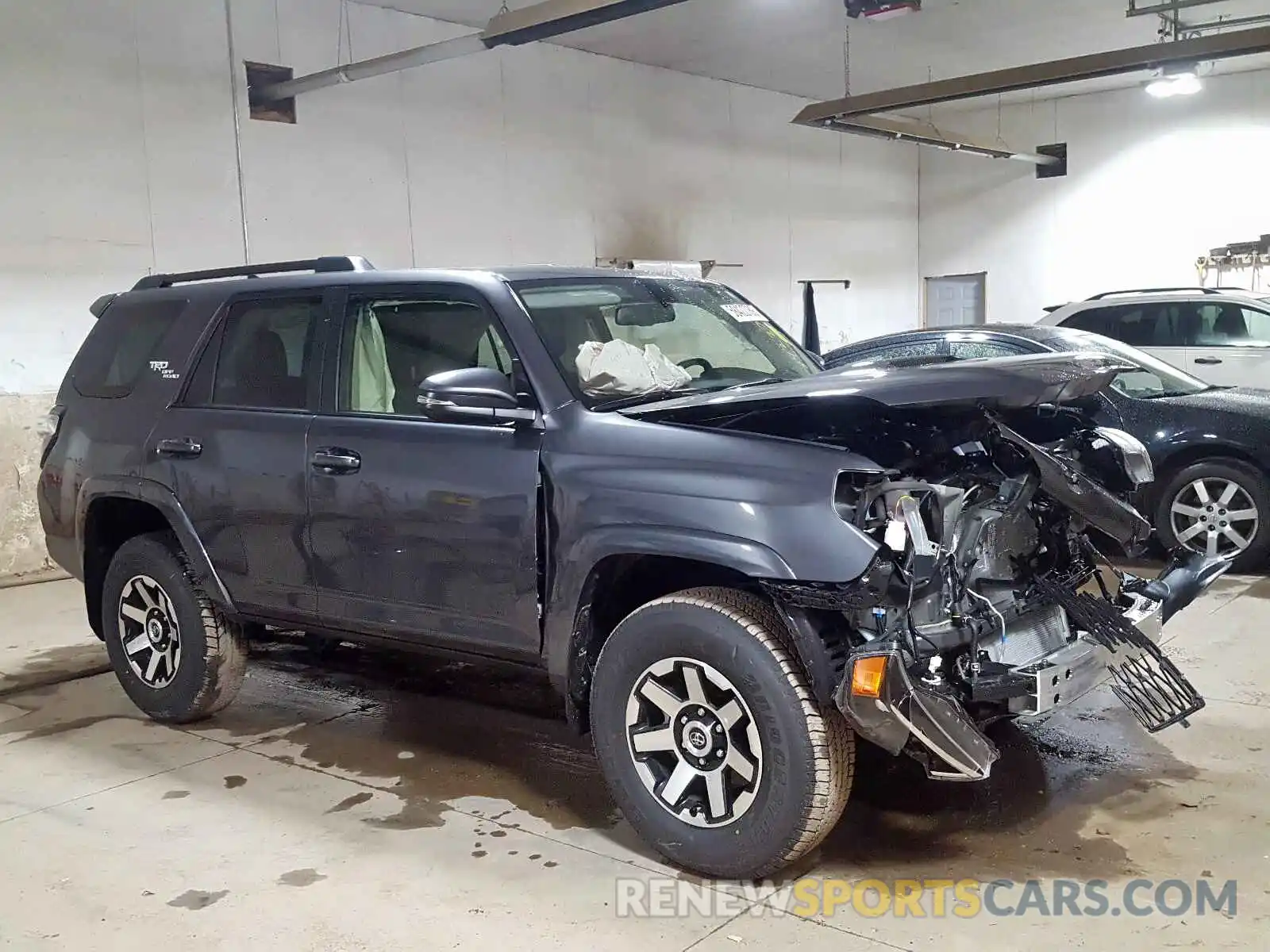 1 Photograph of a damaged car JTEBU5JRXK5729681 TOYOTA 4RUNNER 2019