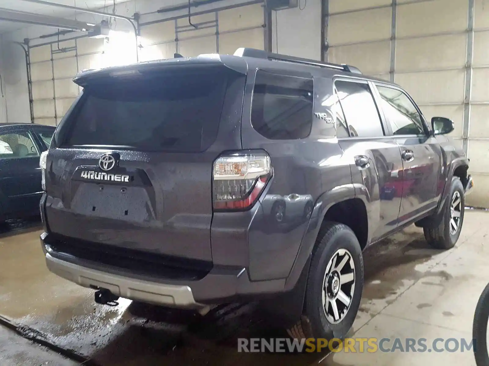 4 Фотография поврежденного автомобиля JTEBU5JRXK5729681 TOYOTA 4RUNNER 2019