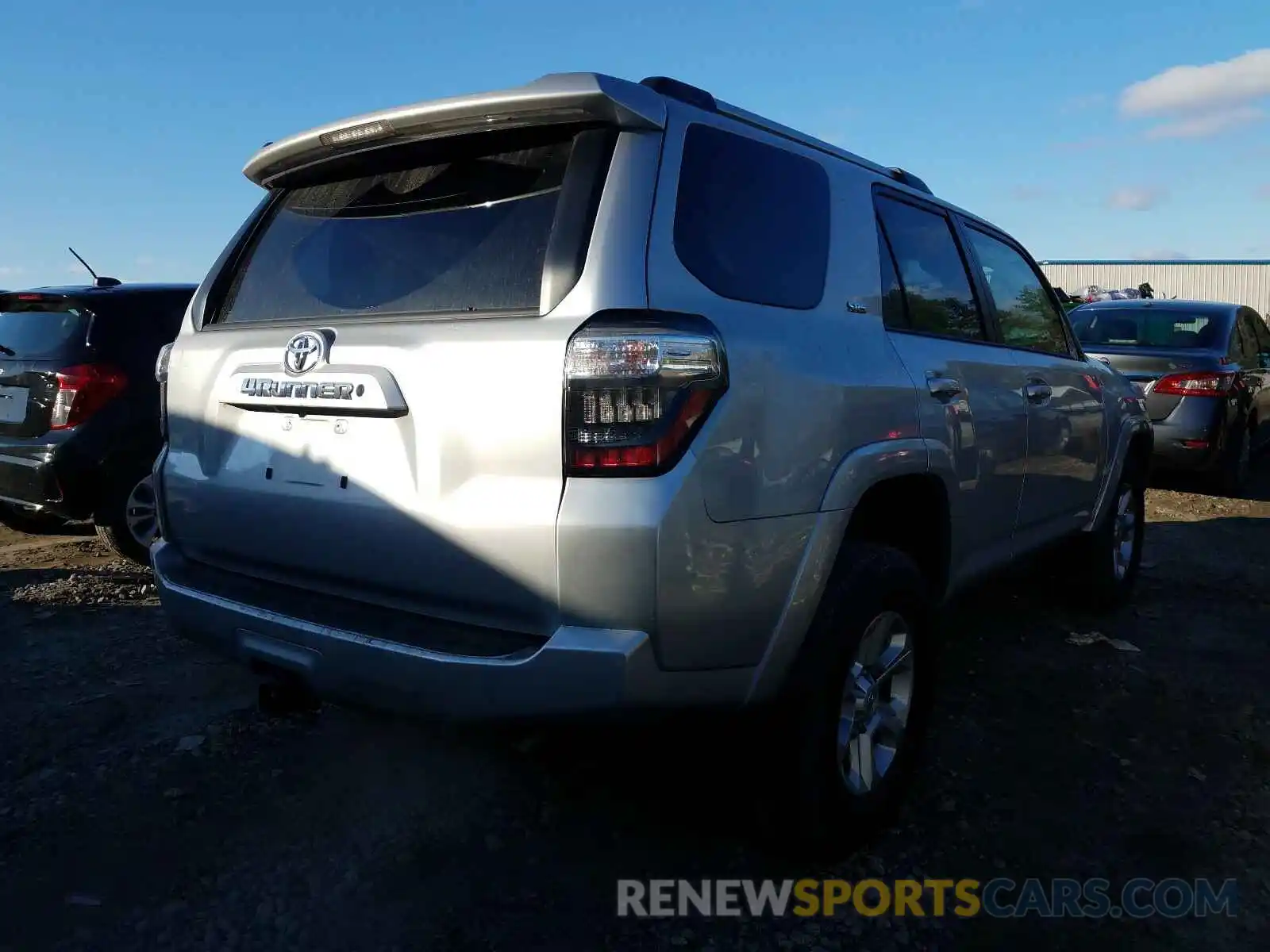 4 Photograph of a damaged car JTEZU5JR0K5195542 TOYOTA 4RUNNER 2019