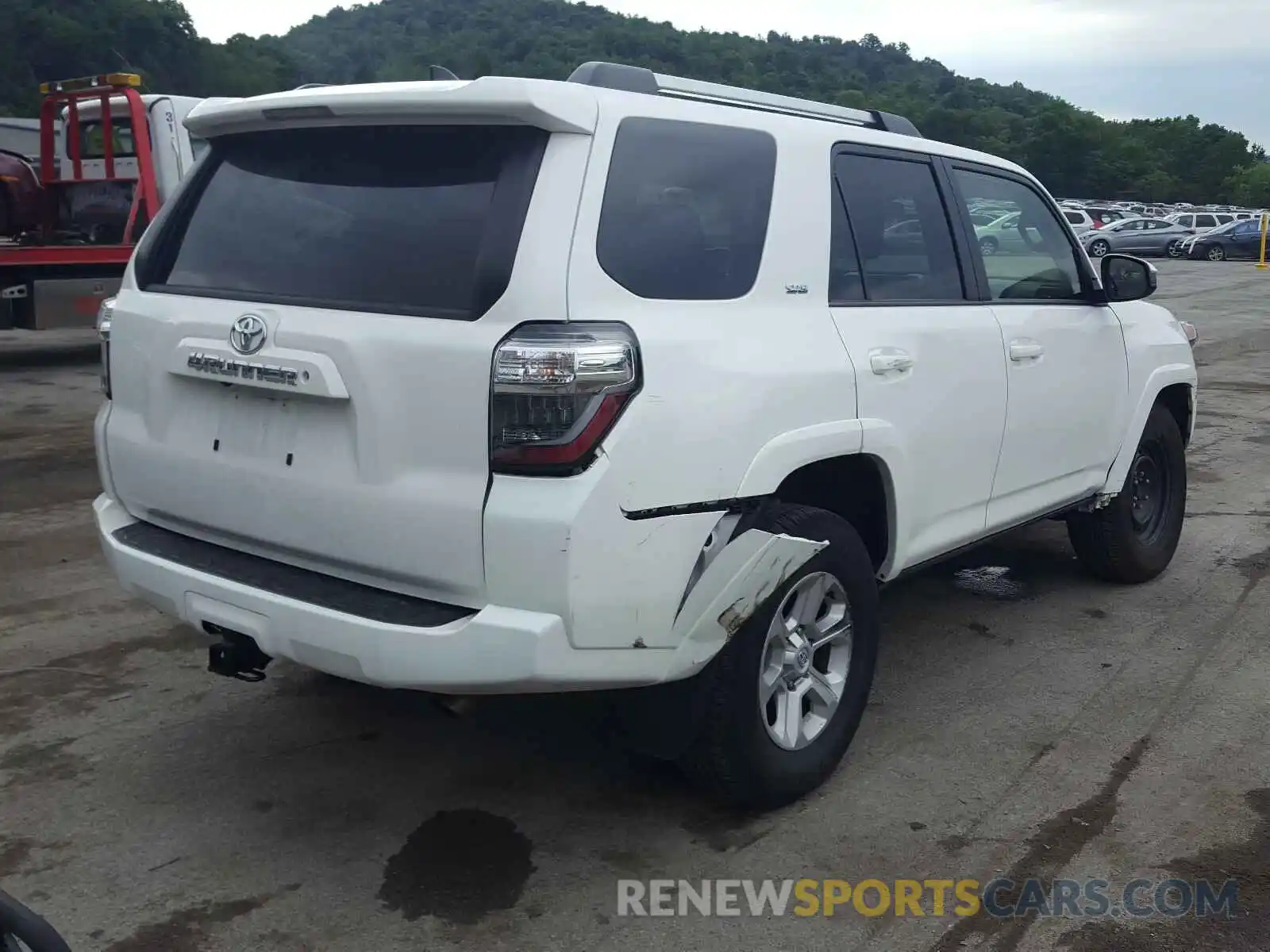 4 Photograph of a damaged car JTEZU5JR0K5195623 TOYOTA 4RUNNER 2019