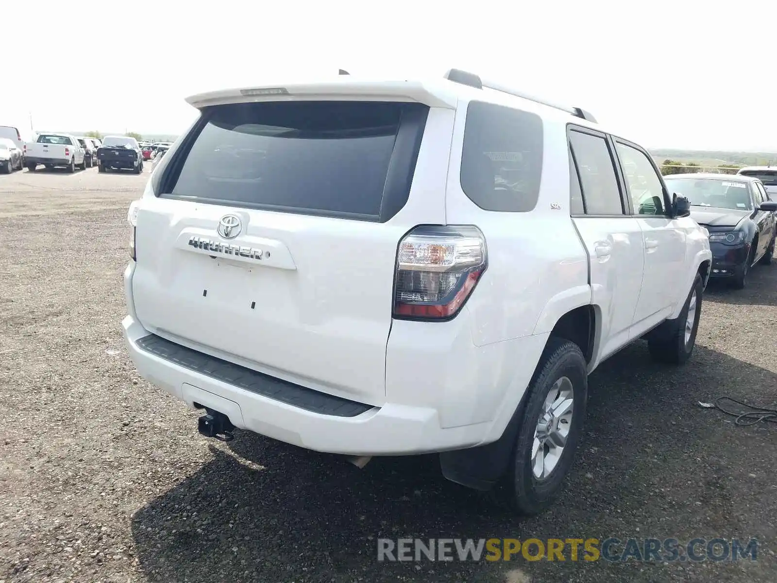 4 Photograph of a damaged car JTEZU5JR0K5197033 TOYOTA 4RUNNER 2019